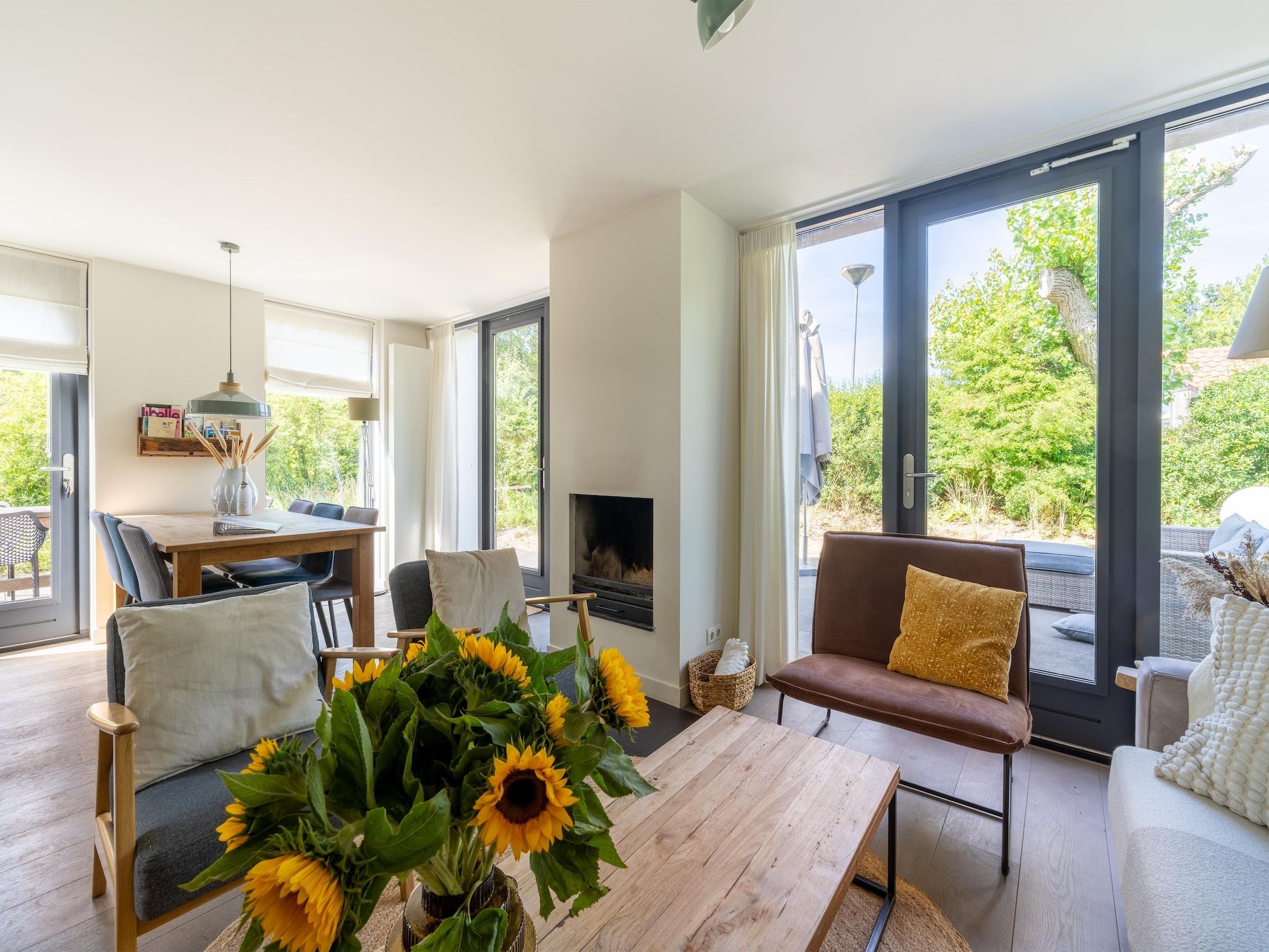 De woonkamer van Waterland in Egmond aan den Hoef