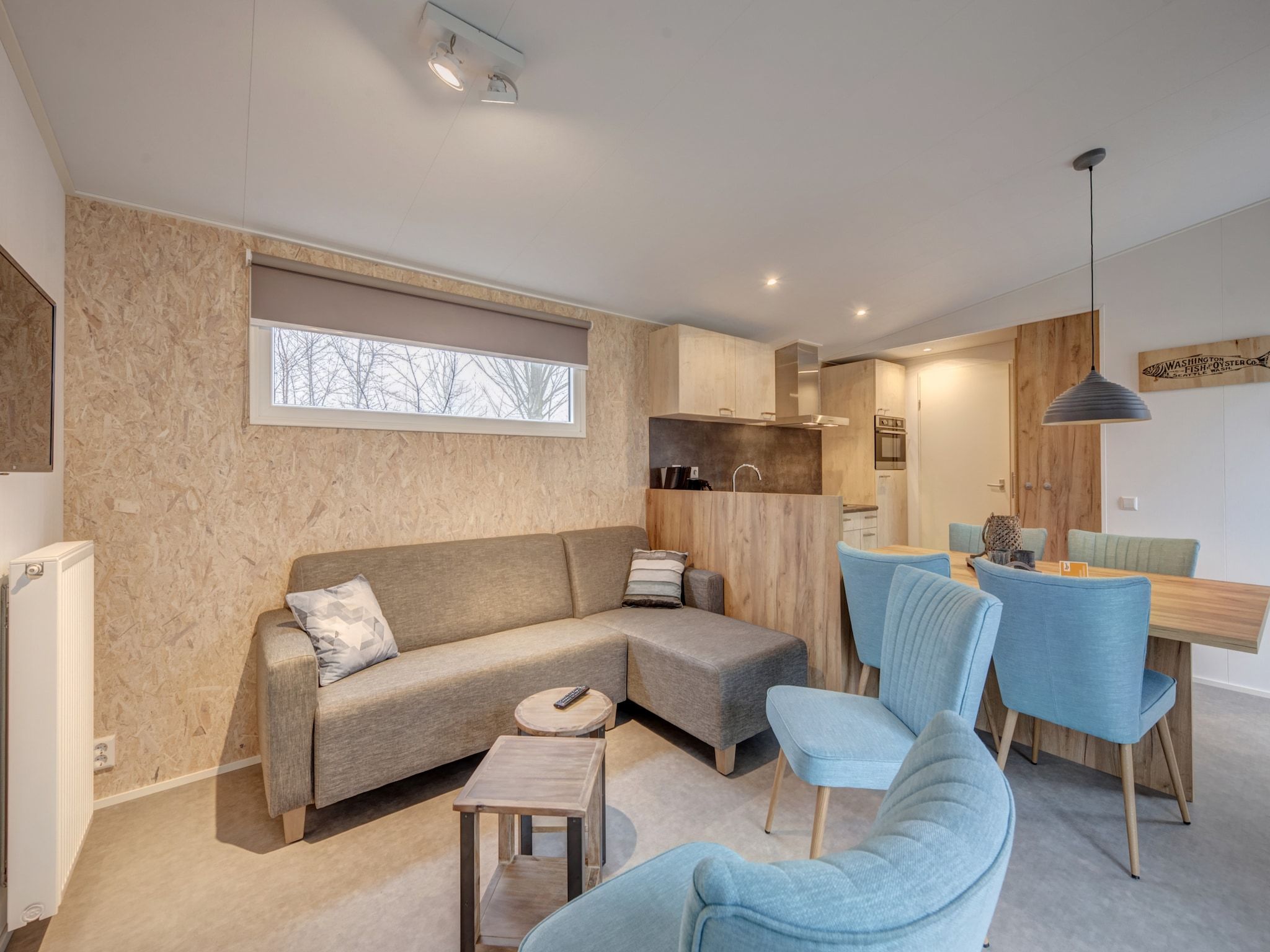 De woonkamer van Vakantiepark Kijkduin 1 in Den Haag