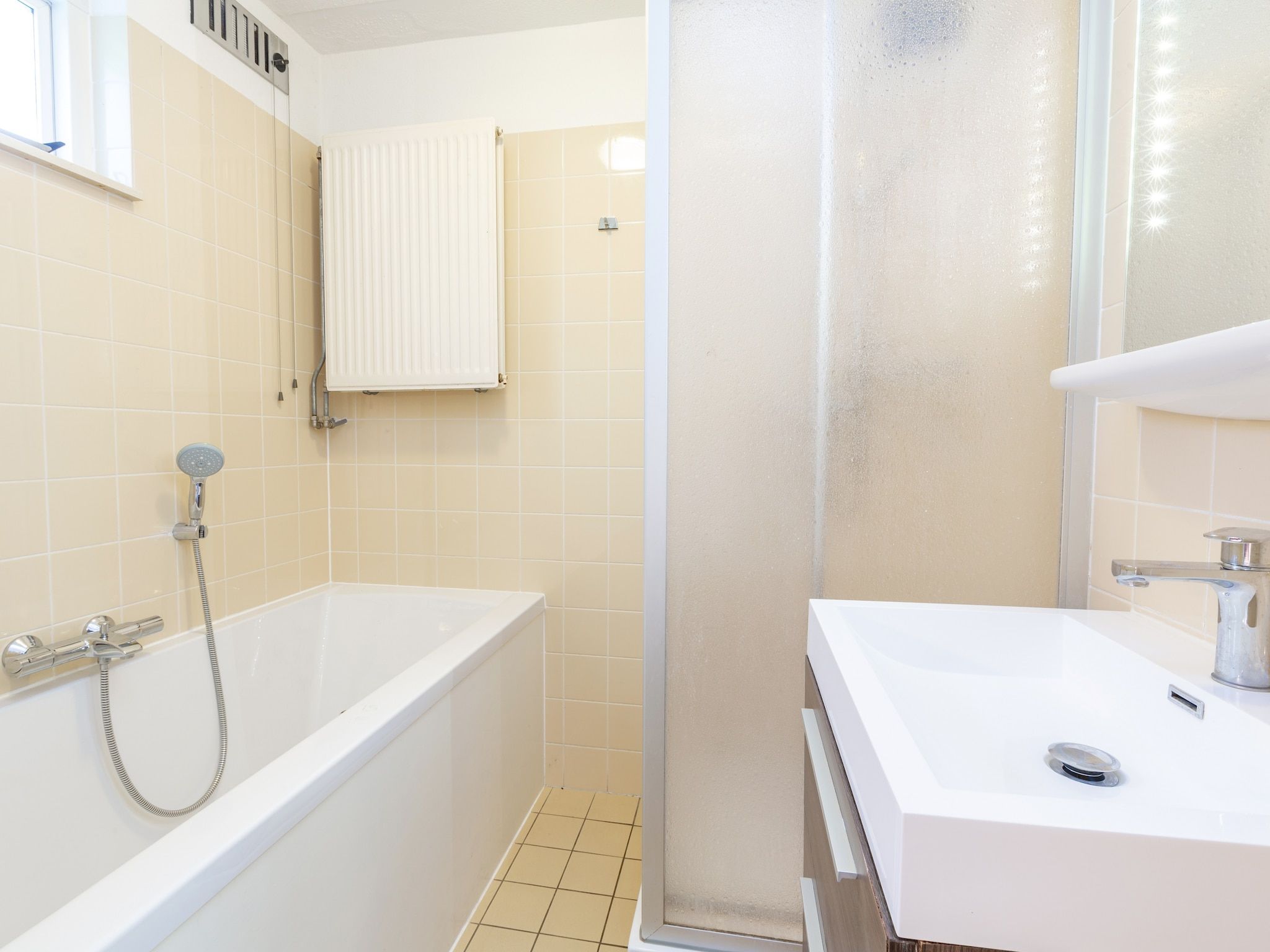 De badkamer van Vakantiepark Kijkduin 7 in Den Haag