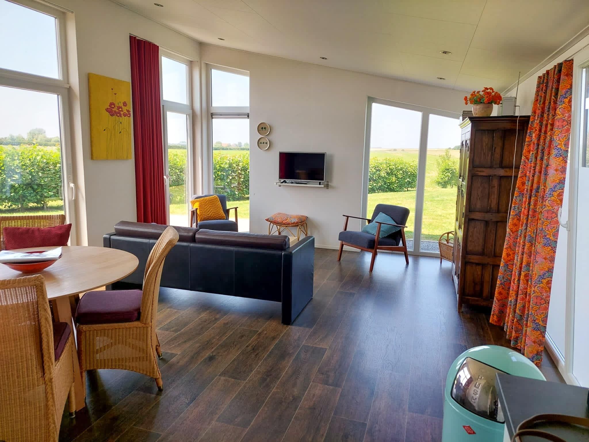 De woonkamer van Water Resort Oosterschelde 51 in Wemeldinge