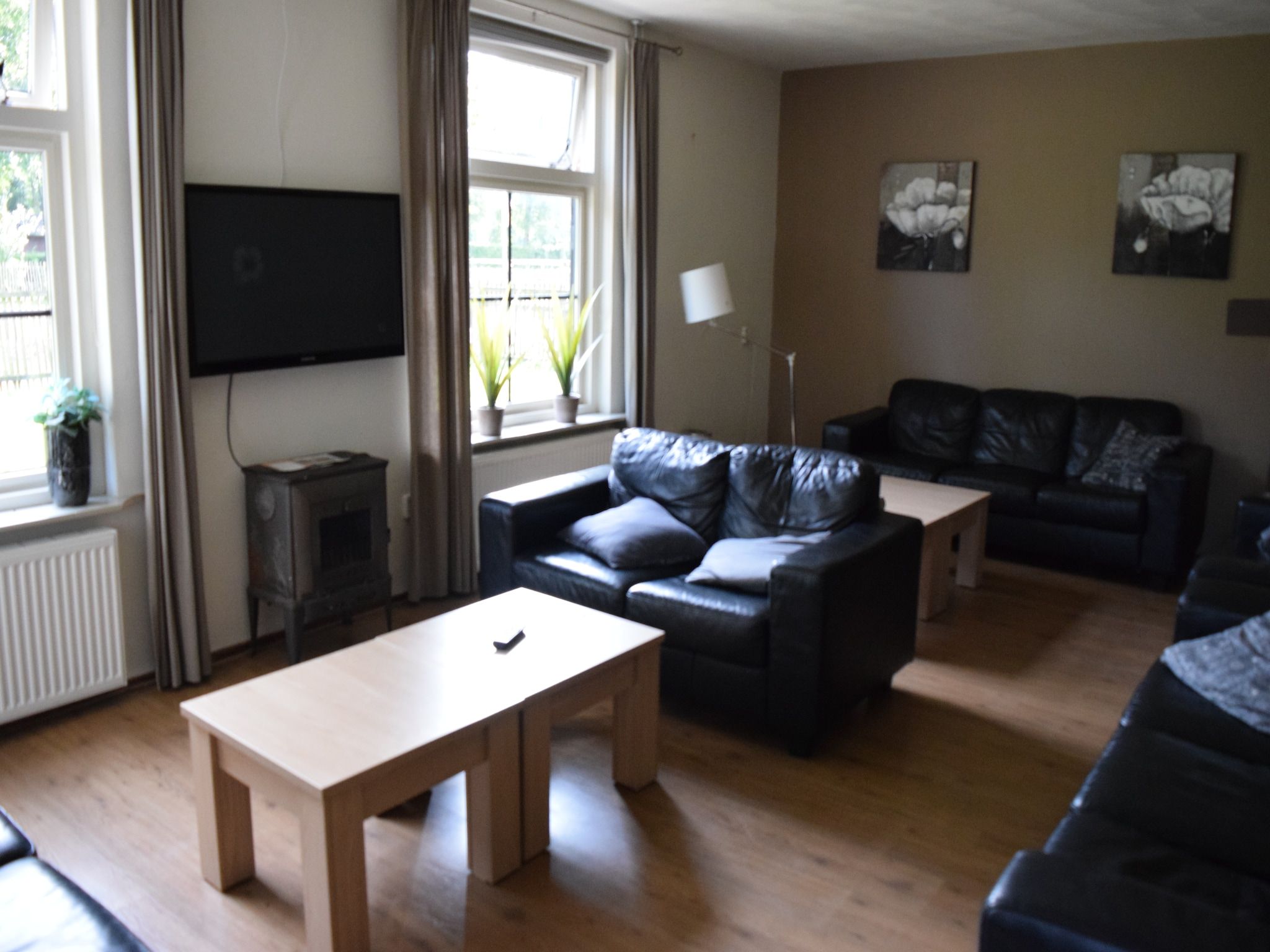 De woonkamer van Recreatiepark de Boshoek 17 in Voorthuizen