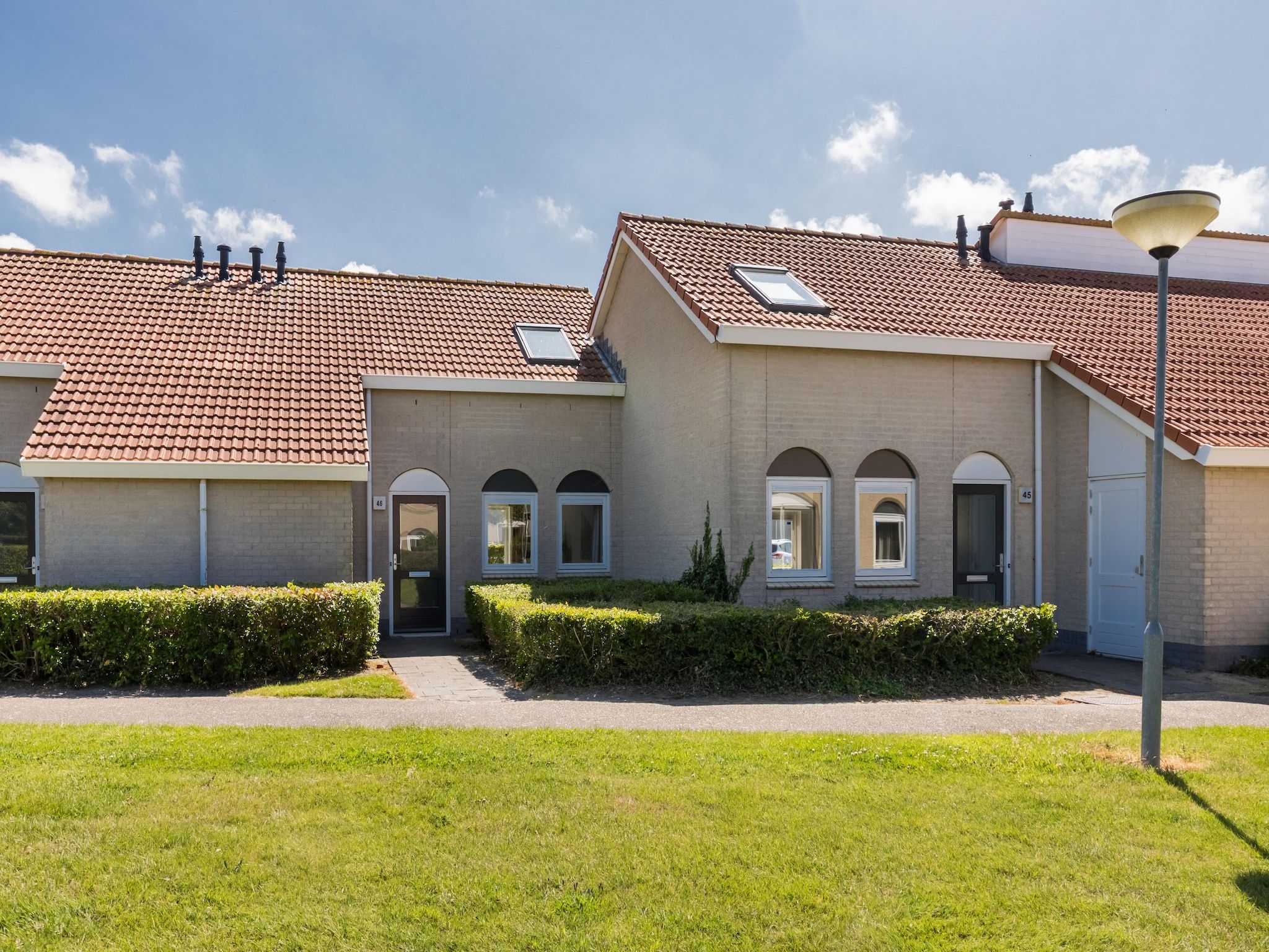 De buitenkant van Vakantiepark Soeten Haert 13 in Renesse