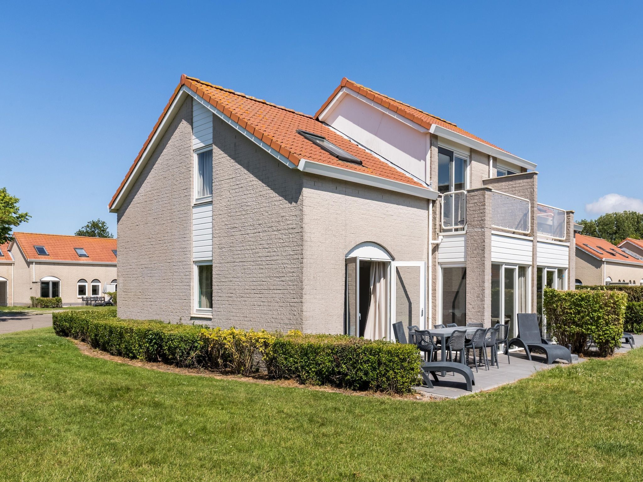 De buitenkant van Vakantiepark de Soeten Haert 17 in Renesse