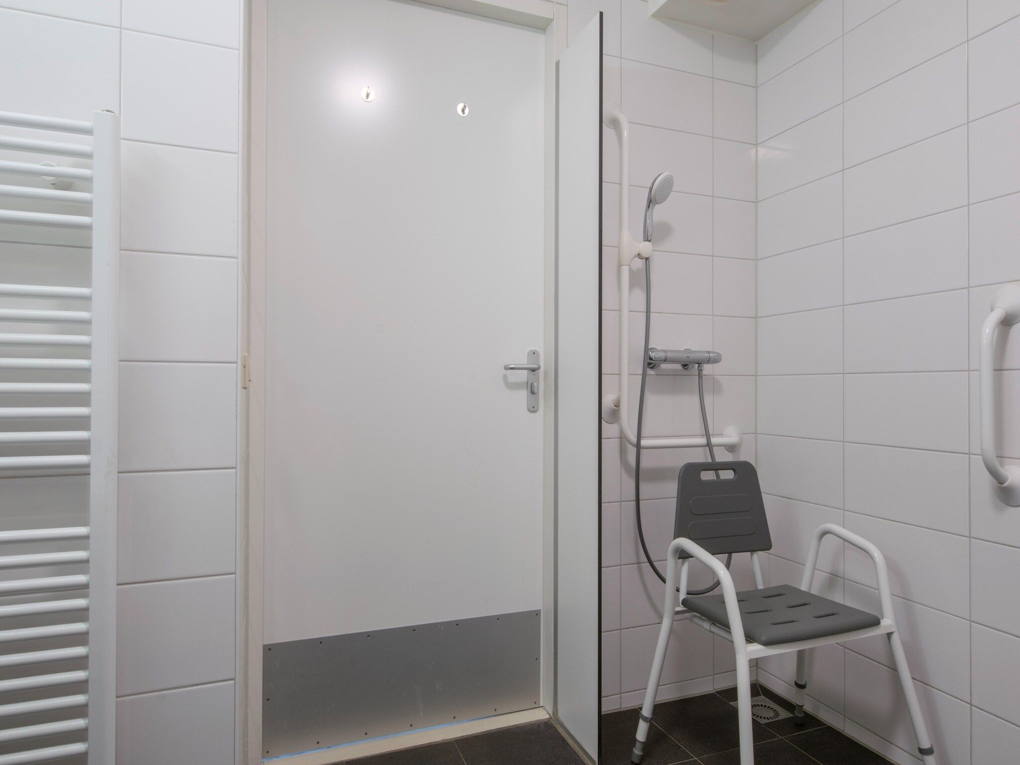 De badkamer van Vakantiepark de Soeten Haert 17 in Renesse