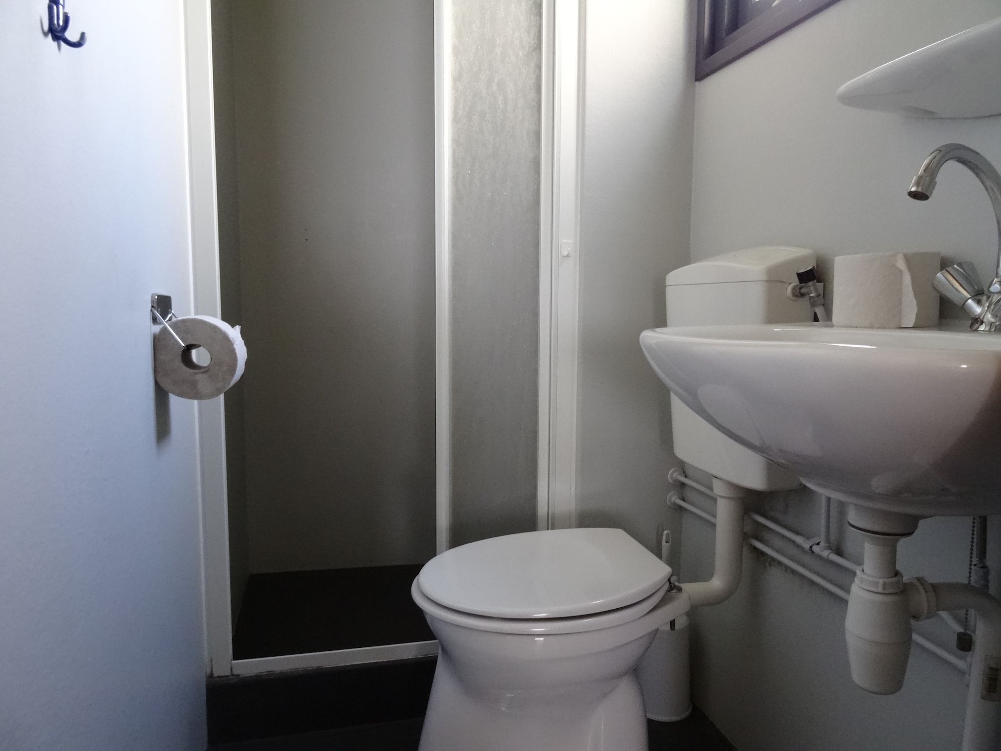 De badkamer van Recreatiepark Duinhoeve 5 in Udenhout