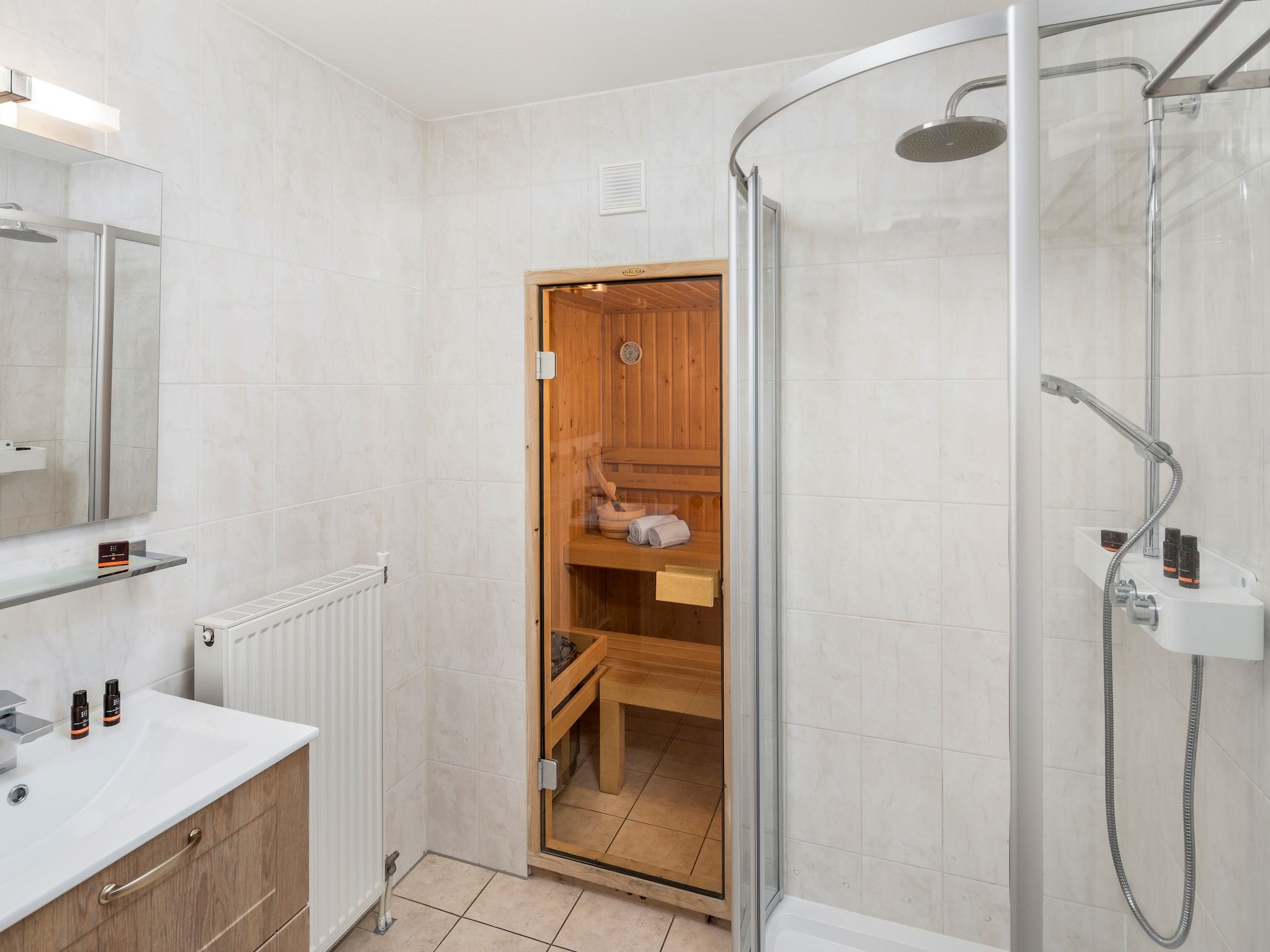 De badkamer van Vakantiepark Duynzicht 1 in Julianadorp