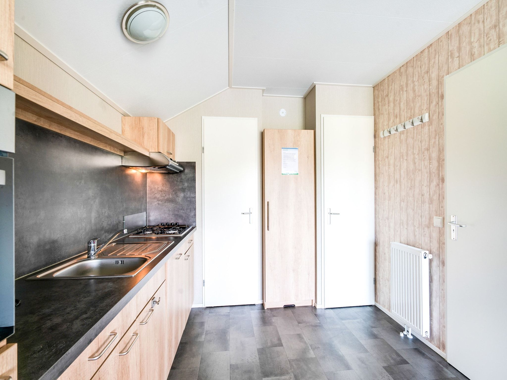 De keuken van Vakantiepark Eigen Wijze 6 in Bant