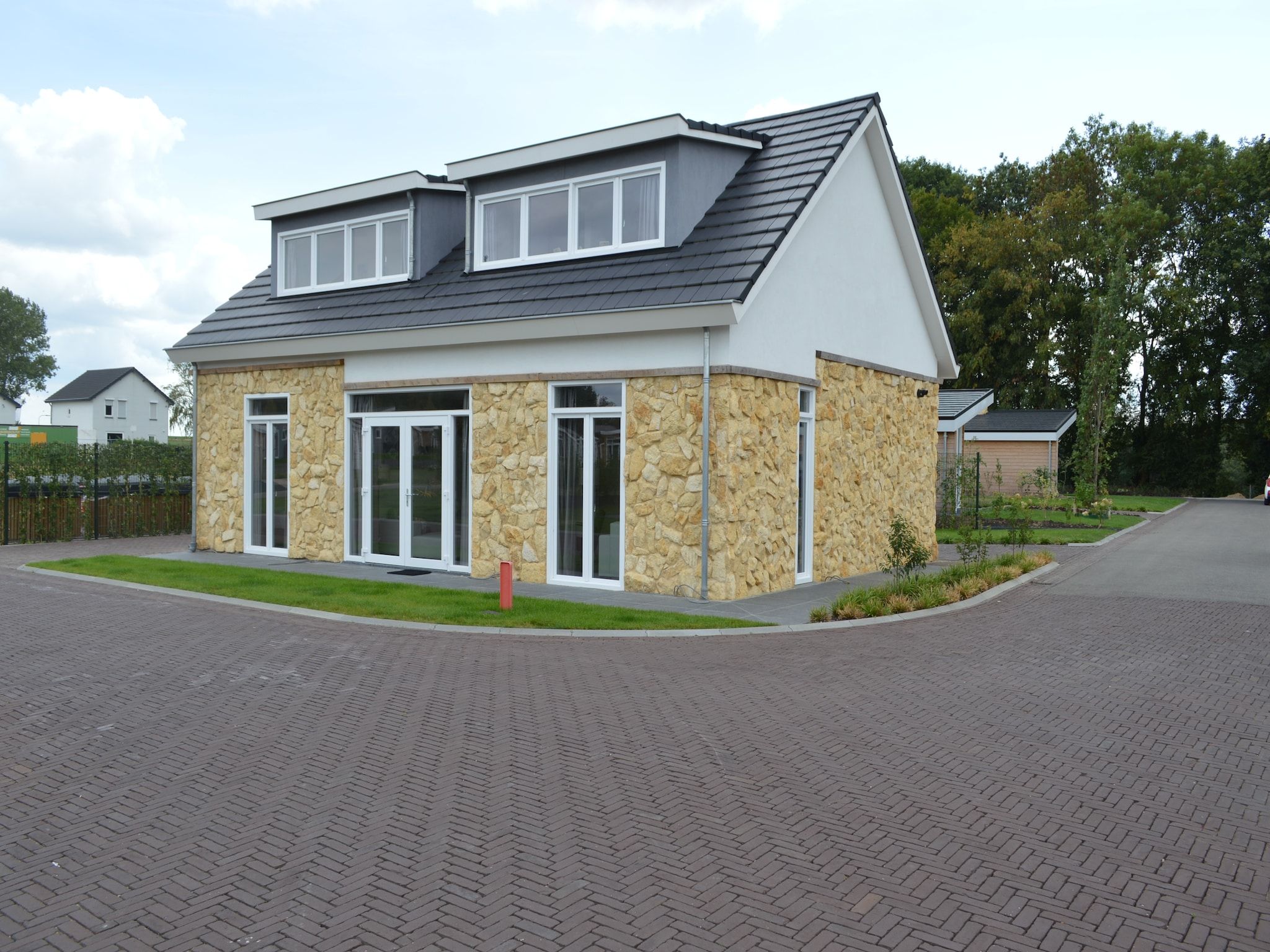 De buitenkant van Resort Mooi Bemelen 11 in Bemelen