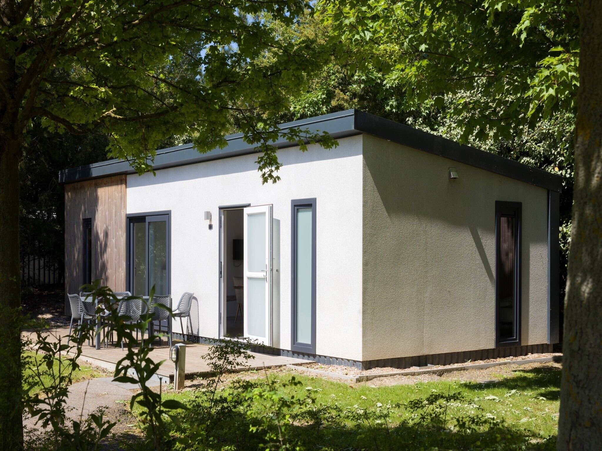 De buitenkant van Vakantiepark Beach Resort 7 in Kamperland