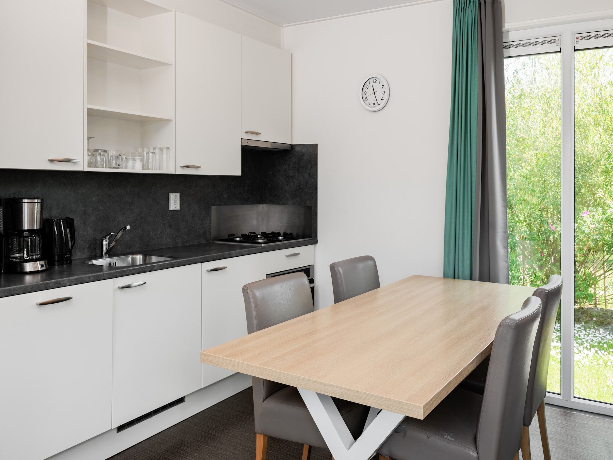 De keuken van Vakantiepark Zeebad 7 in Breskens