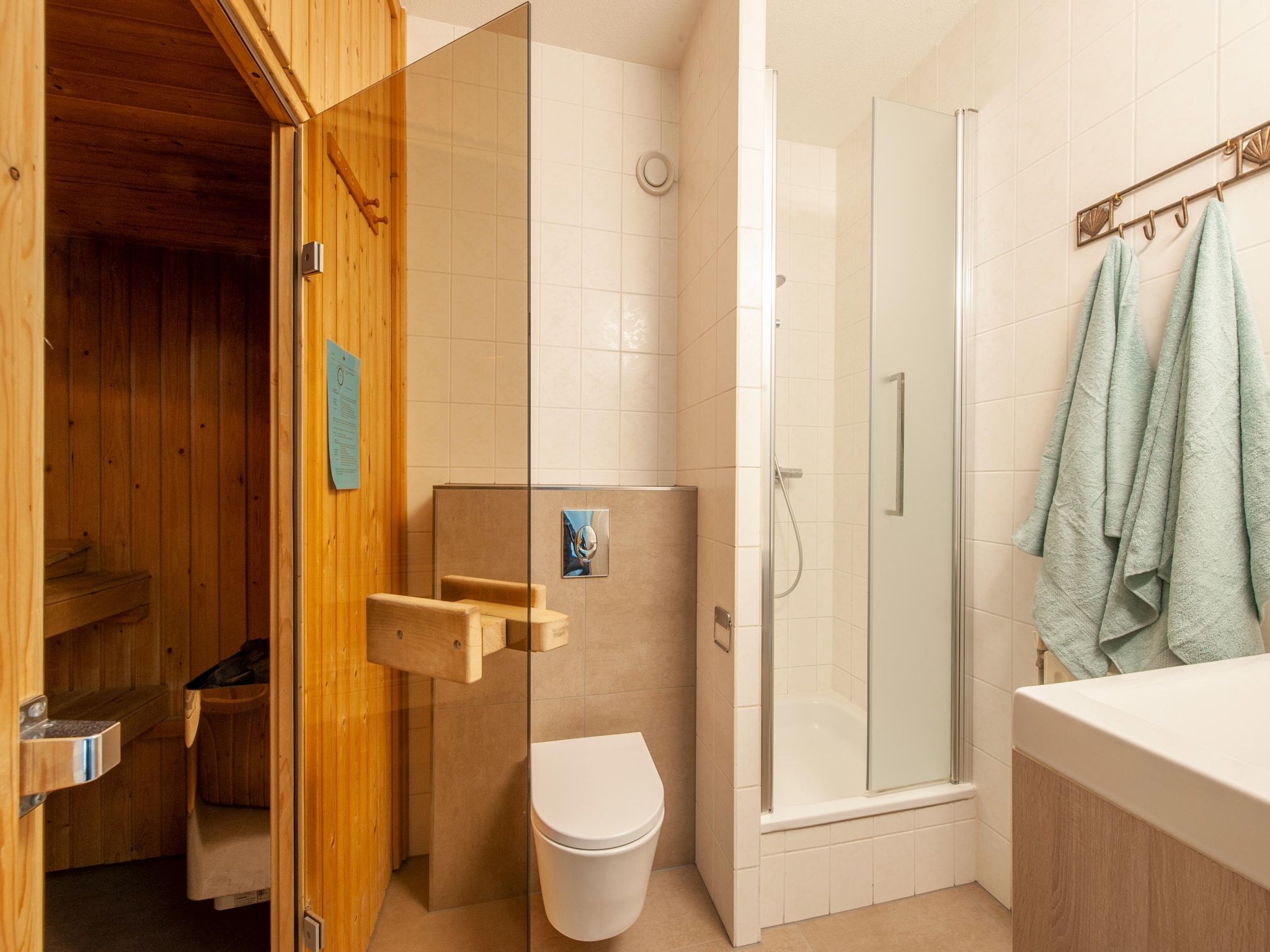 De badkamer van Noordzee Résidence De Banjaard 15 in Kamperland