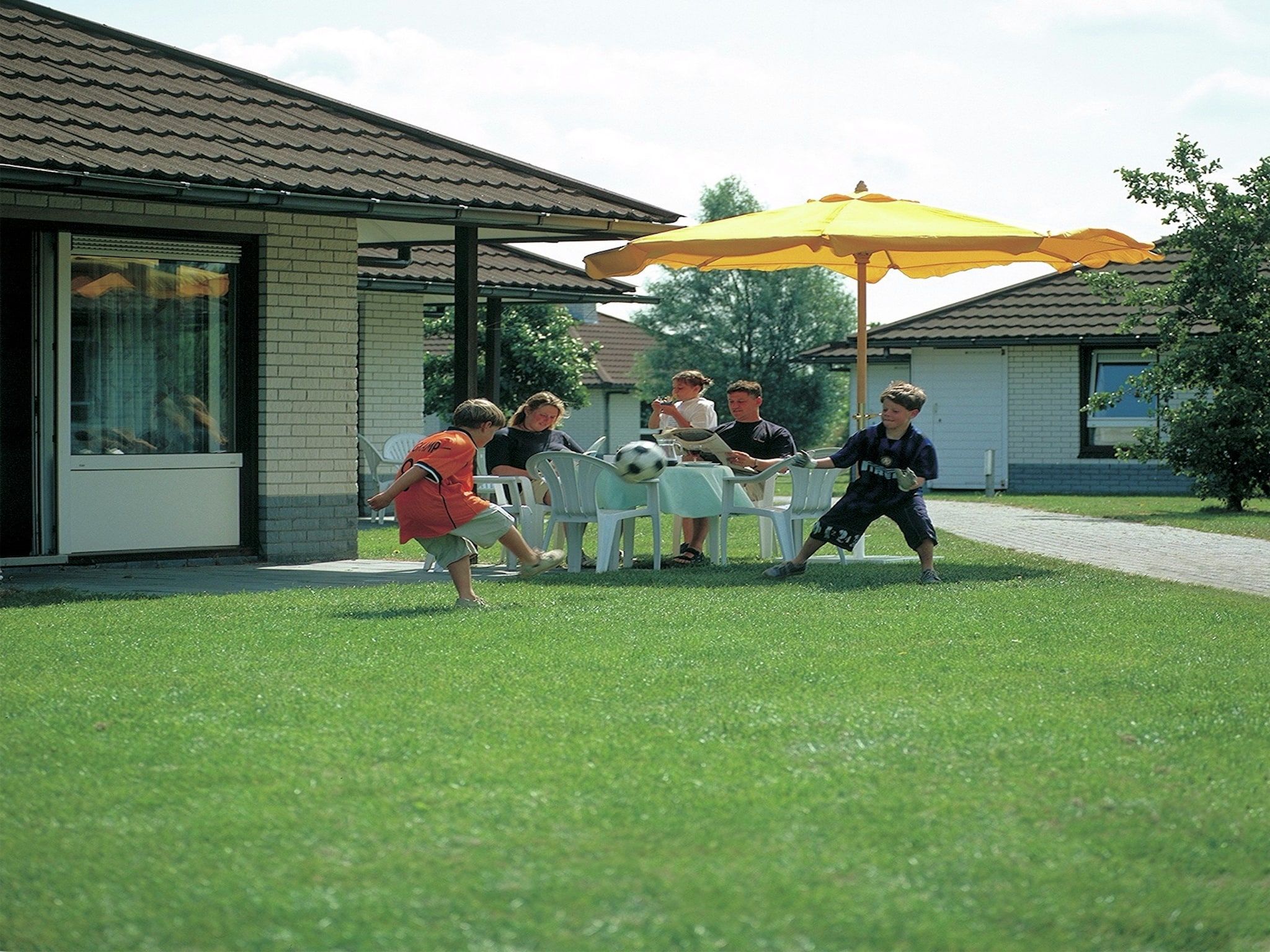 Het terras van Kustpark Texel 10 in De Koog
