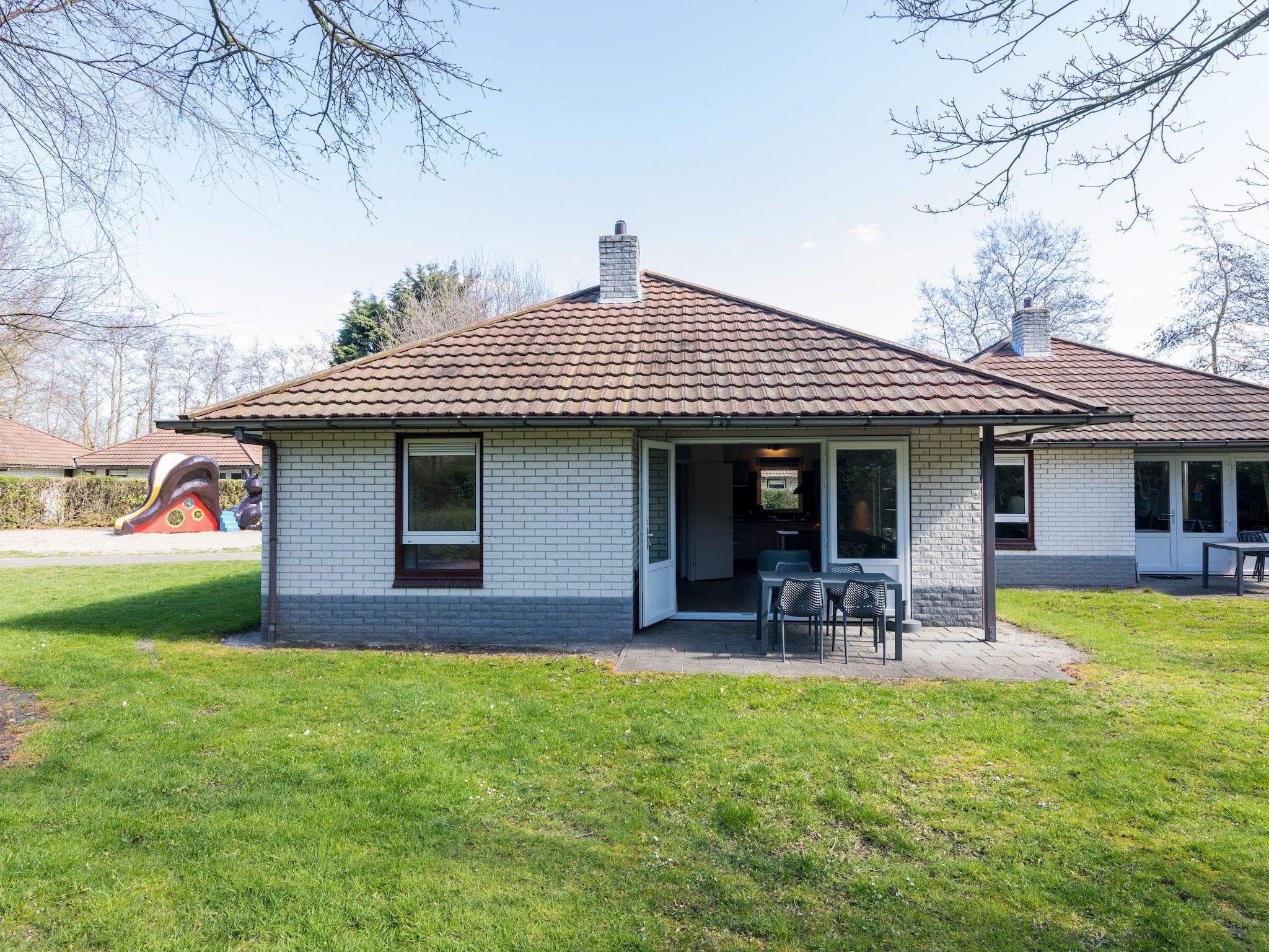 De buitenkant van Kustpark Texel 10 in De Koog