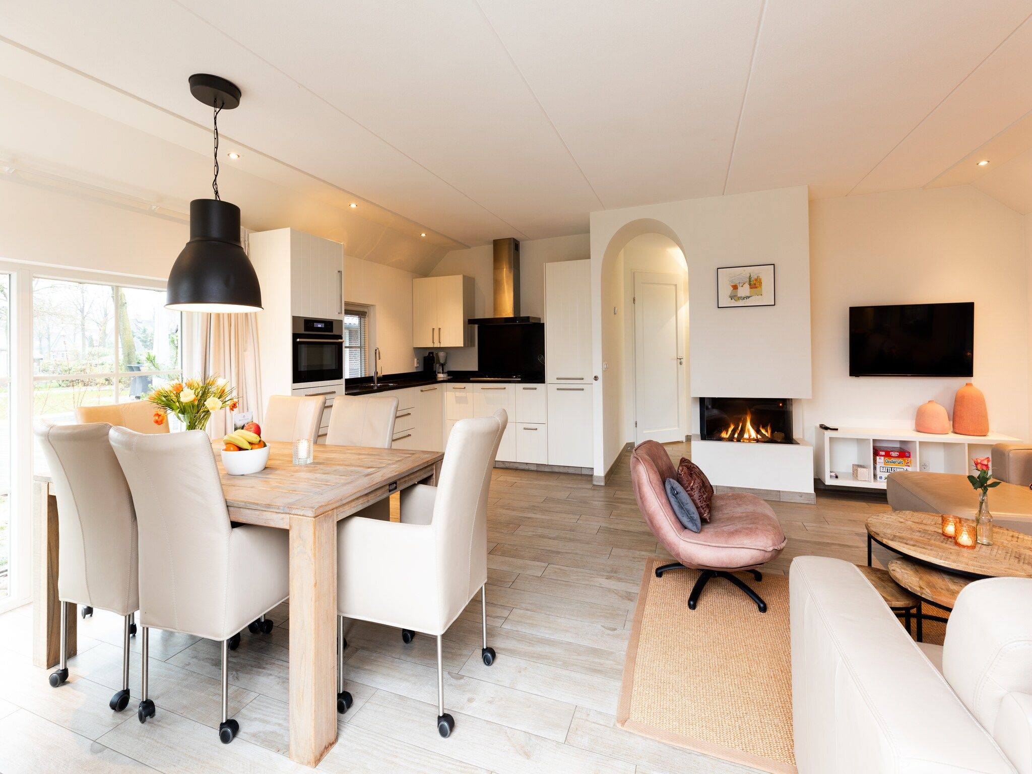 De woonkamer van Hof van Salland 8 in Hellendoorn