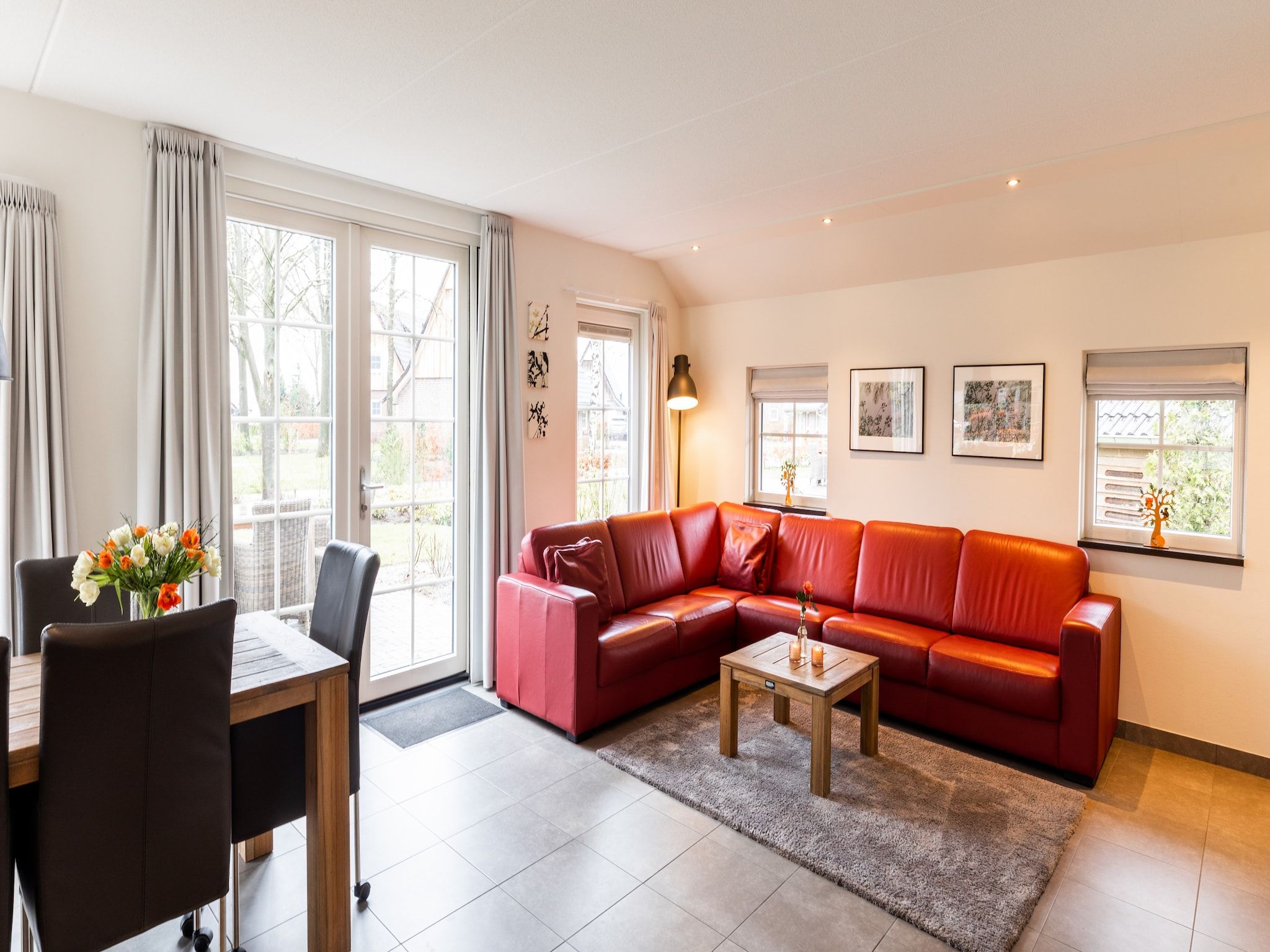 De woonkamer van Hof van Salland 8 in Hellendoorn