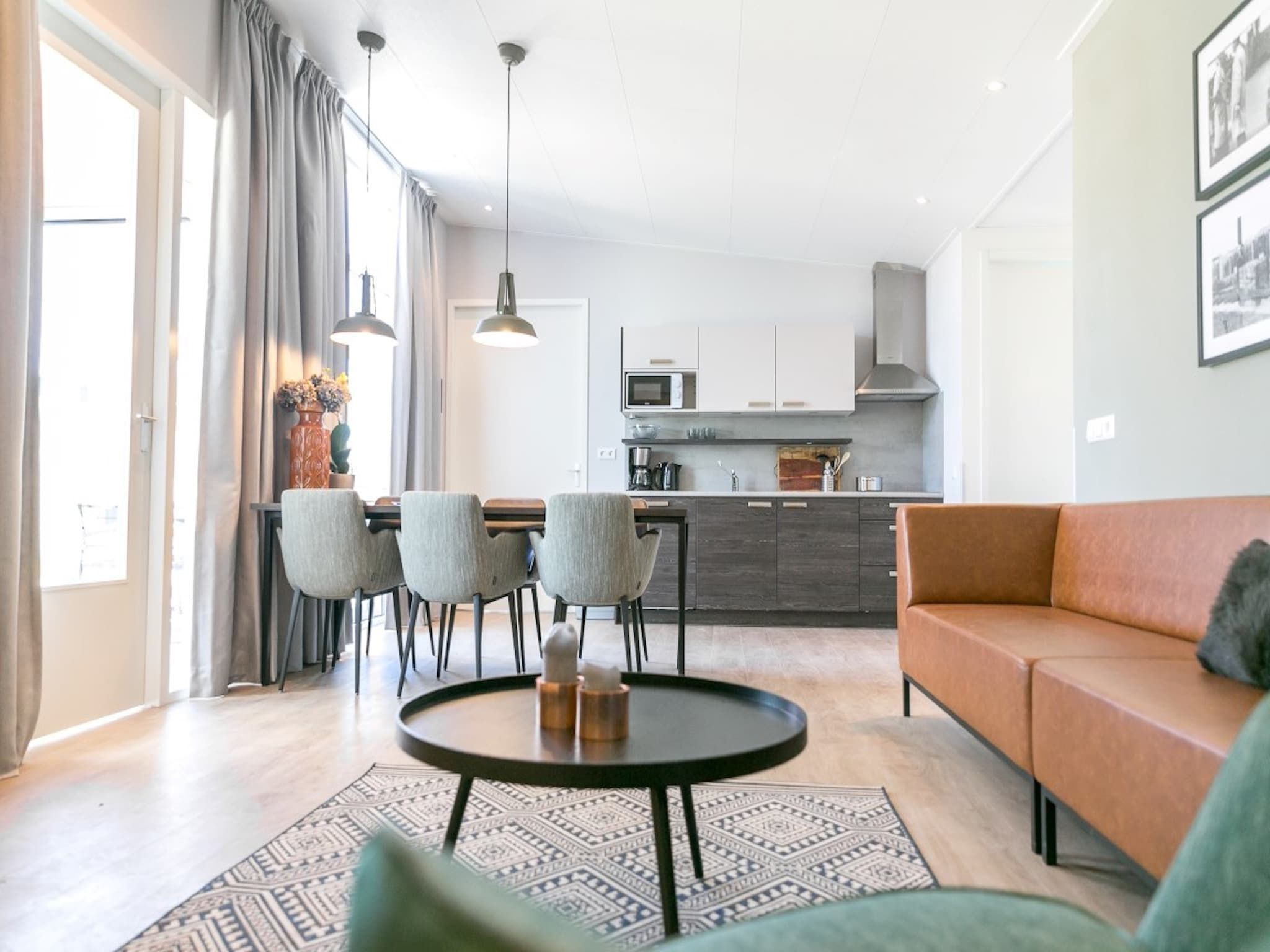 De eetkamer van Strandpark Vlugtenburg 9 in 's-Gravenzande