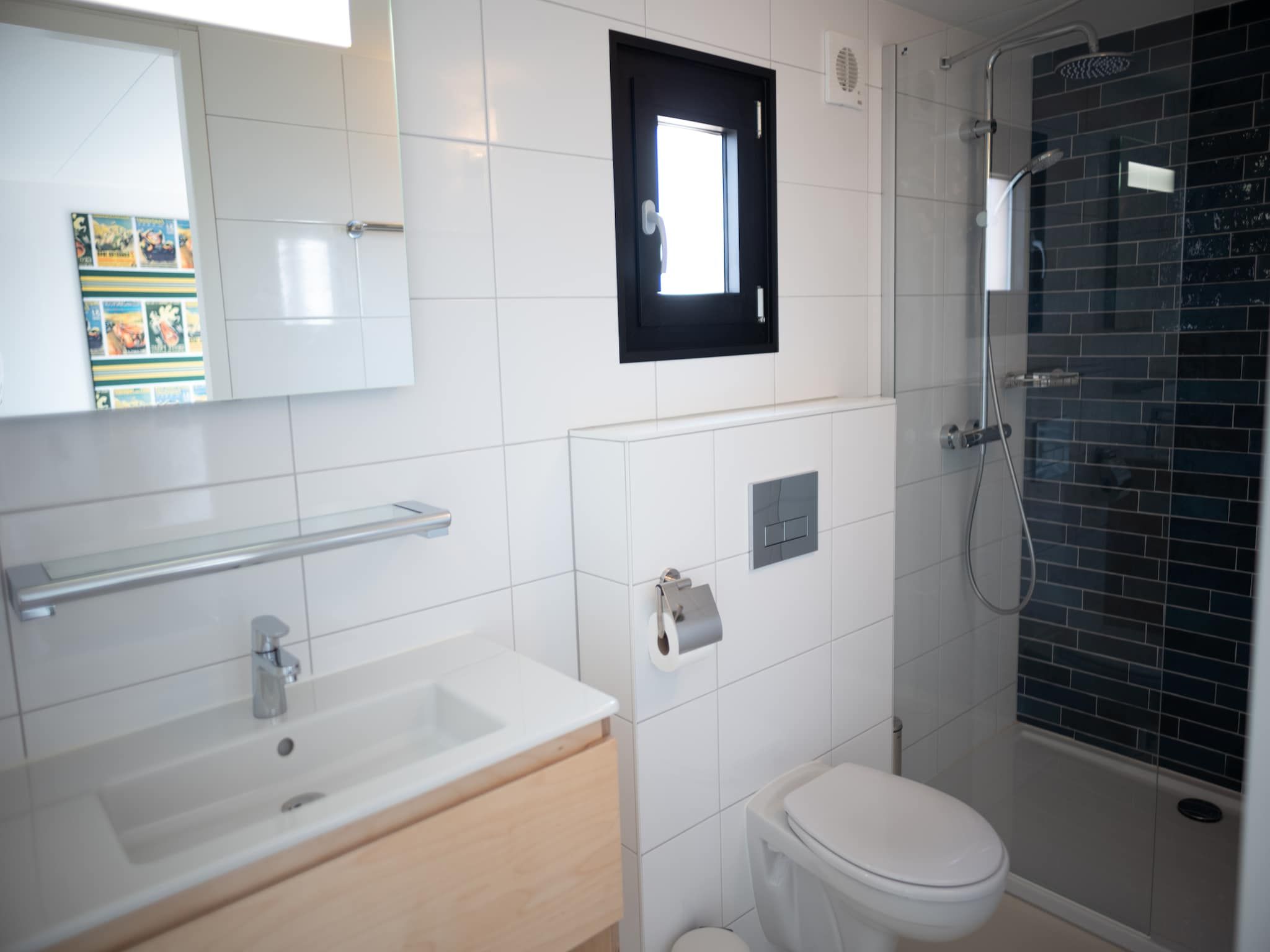 De badkamer van Sea Lodges Zandvoort  4 in Zandvoort