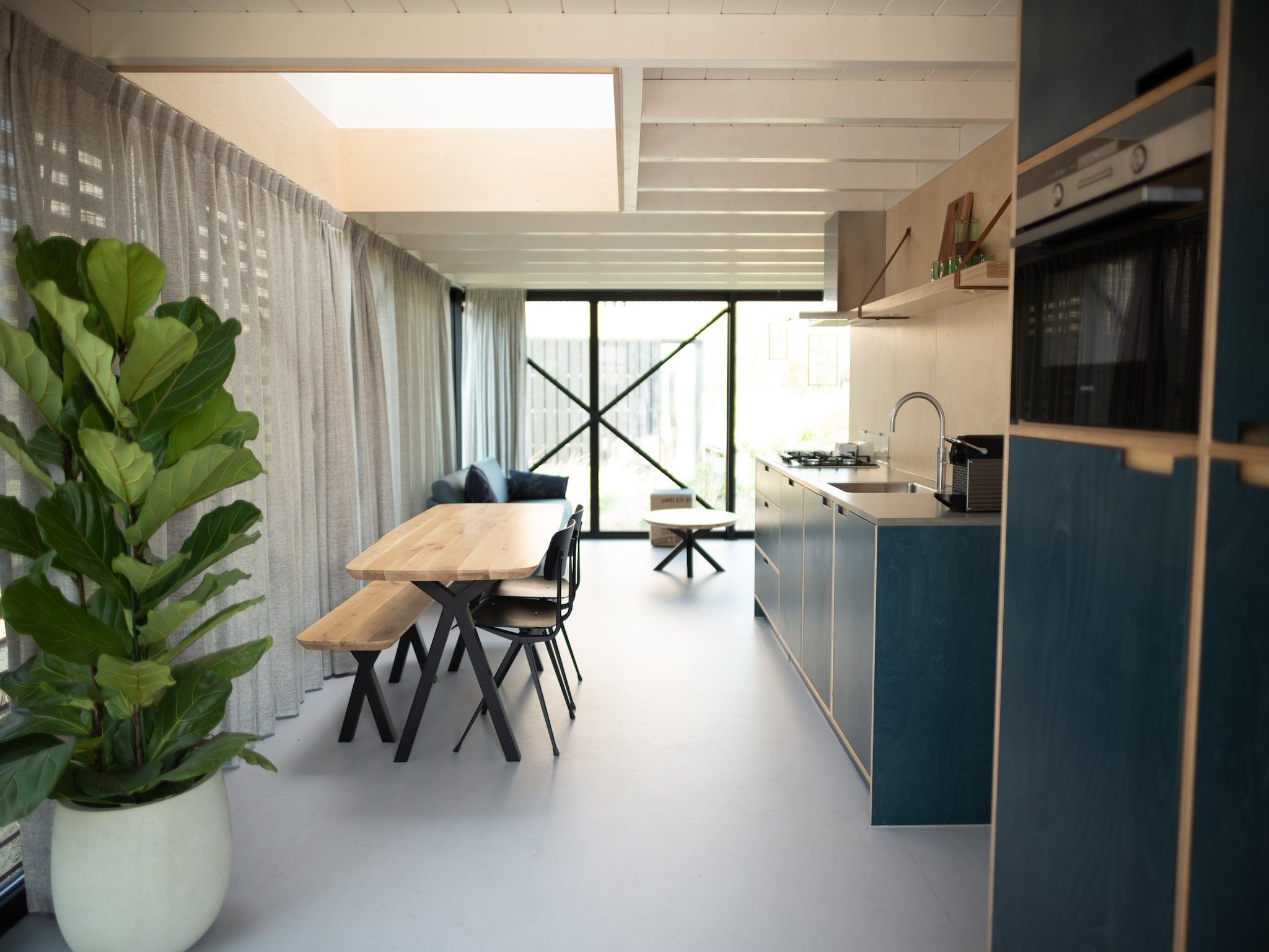 De eetkamer van Sea Lodges Zandvoort  4 in Zandvoort