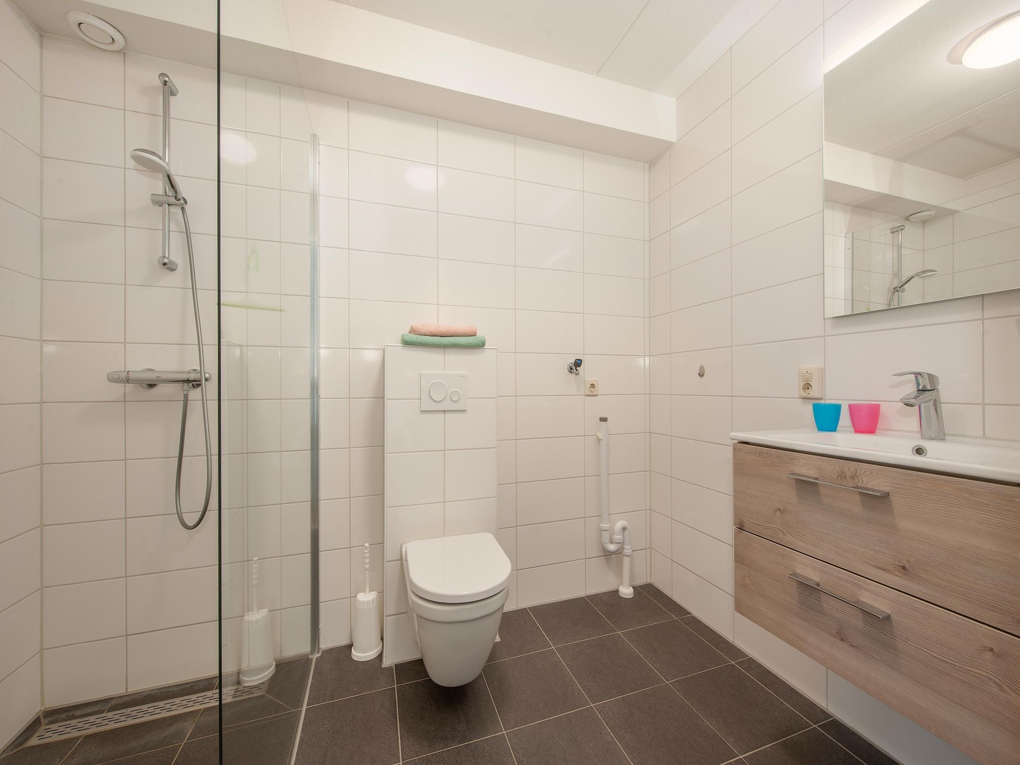 De badkamer van Vakantiepark de Soeten Haert 19 in Renesse