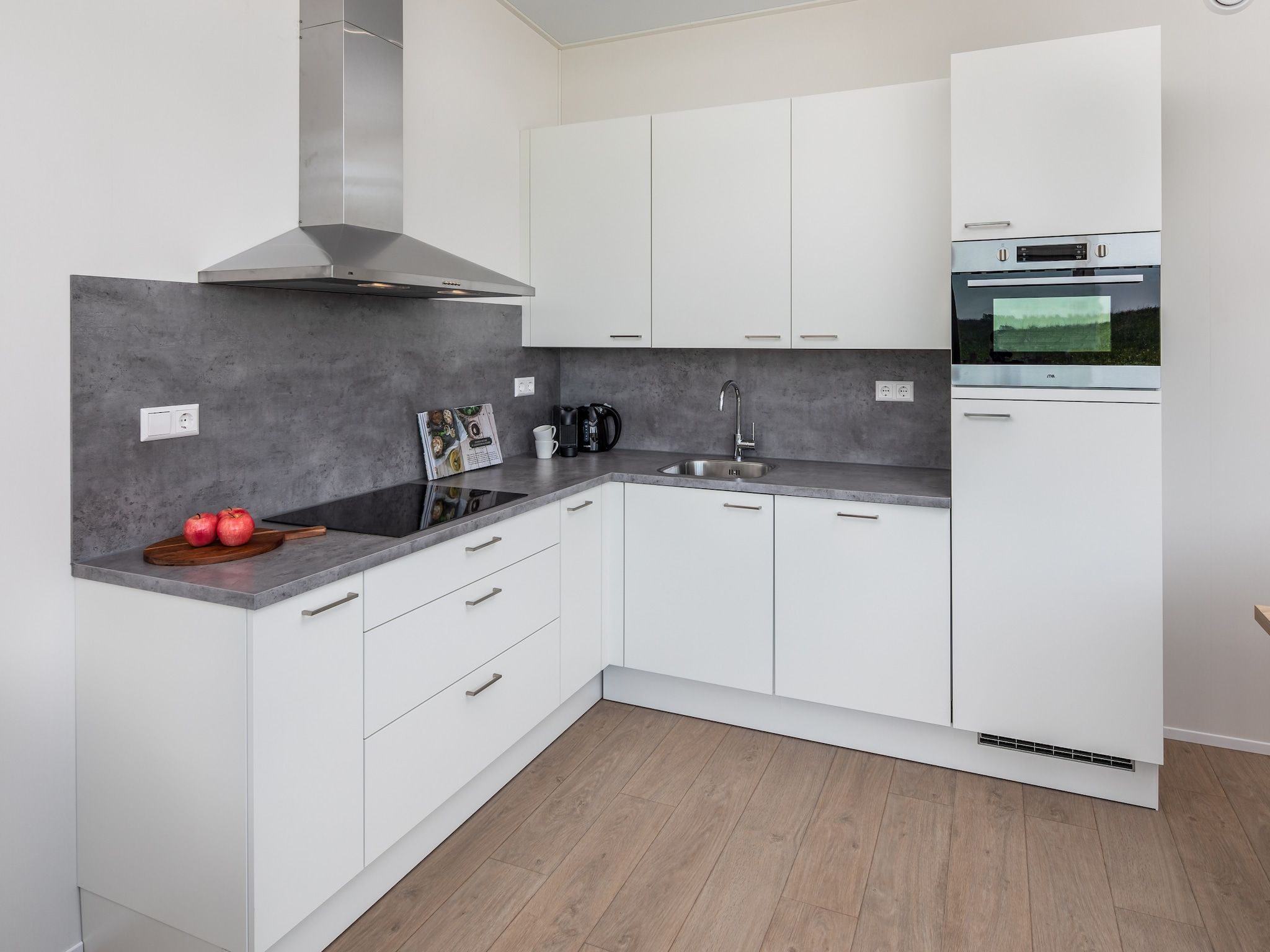 De keuken van Water Village 1 in Kamperland