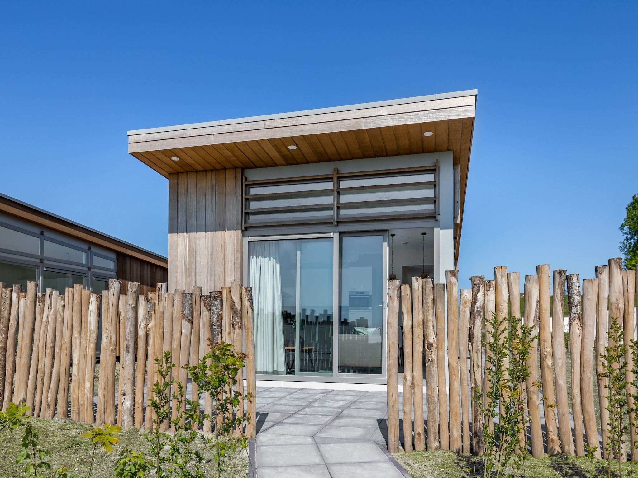 De buitenkant van Water Village 1 in Kamperland