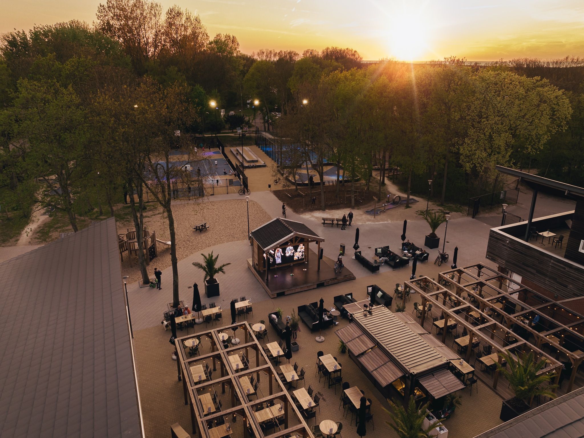 Parkfaciliteiten bij Vakantiepark Kijkduin 9 in Den Haag