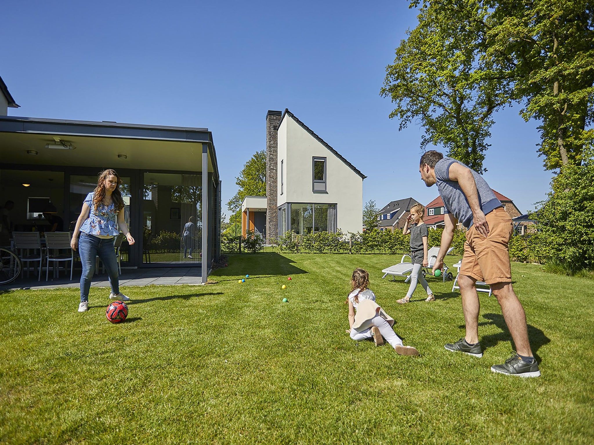 De tuin van Buitenhof De Leistert 25 in Roggel