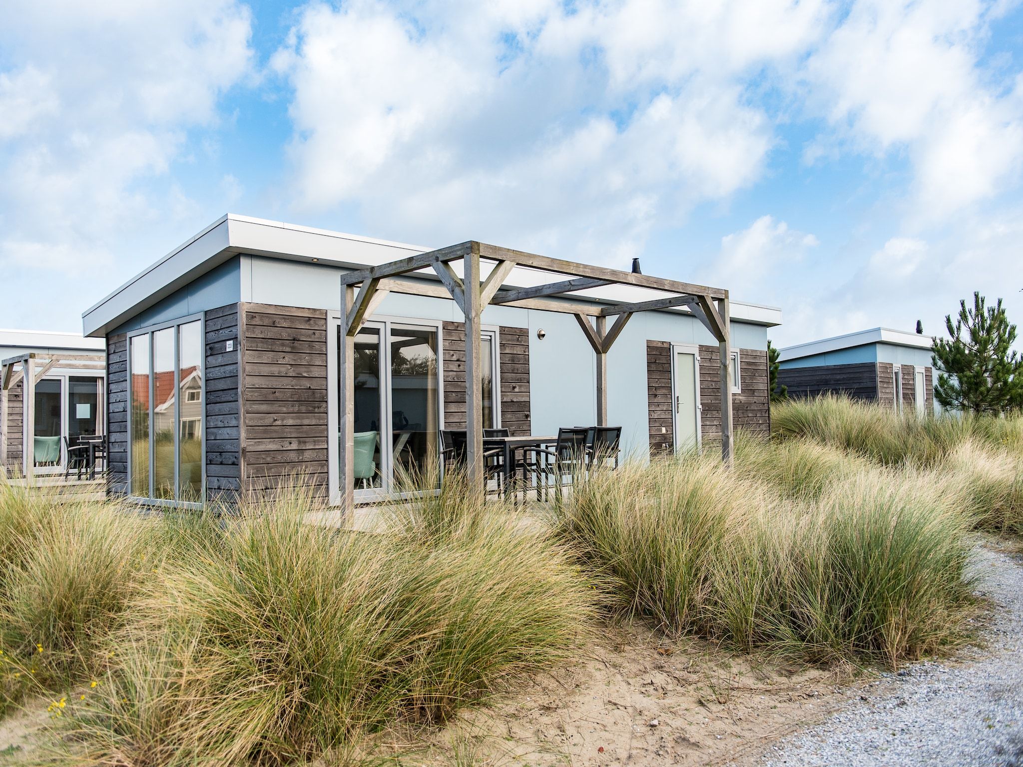 De buitenkant van Vakantiepark Boomhiemke 14 in Hollum