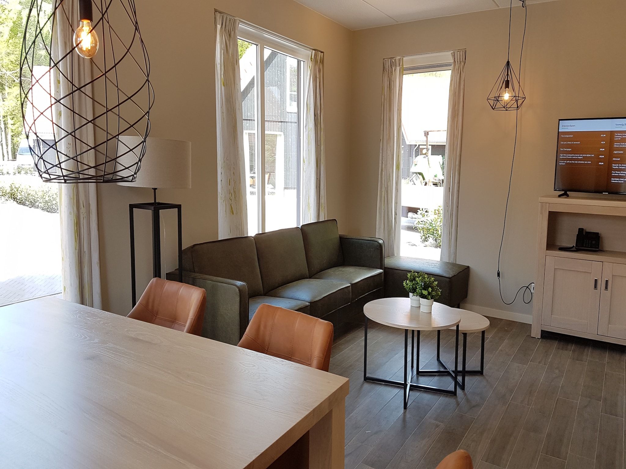 De woonkamer van Villapark Ehzerburg 1 in Almen