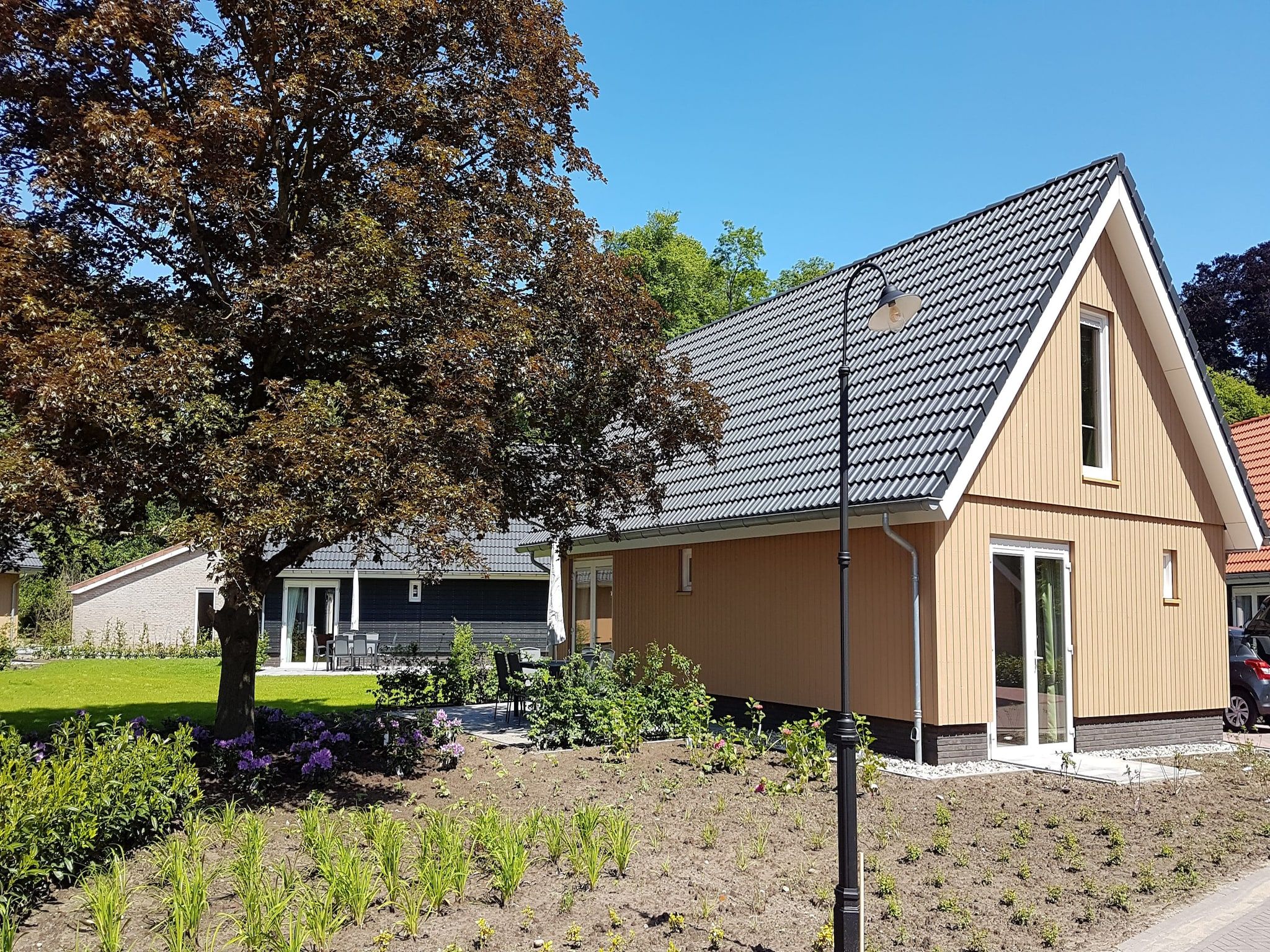 De buitenkant van Villapark Ehzerburg 1 in Almen