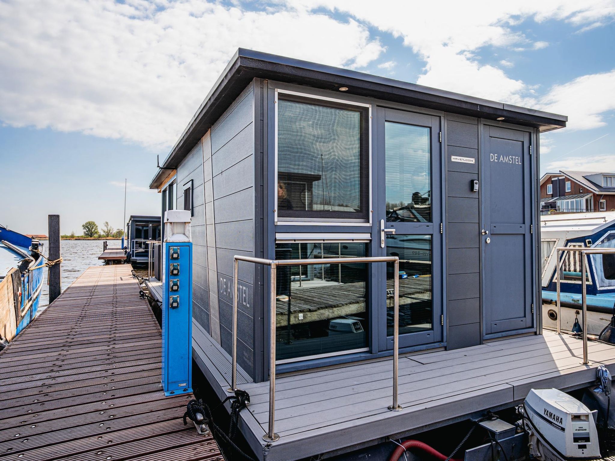 De buitenkant van Waterpark de Meerparel 9 in Uitgeest