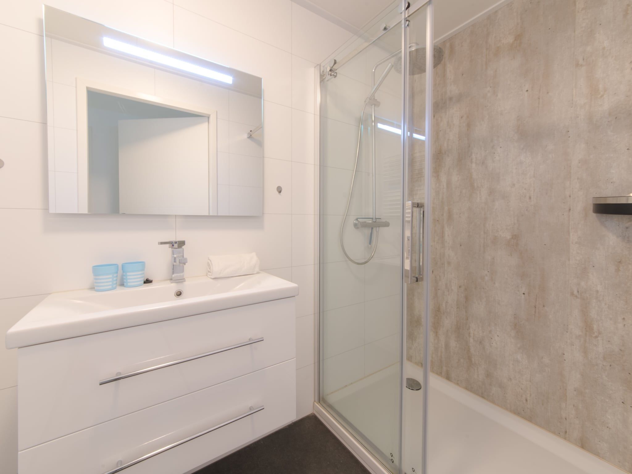 De badkamer van Water Resort Oosterschelde 46 in Wemeldinge