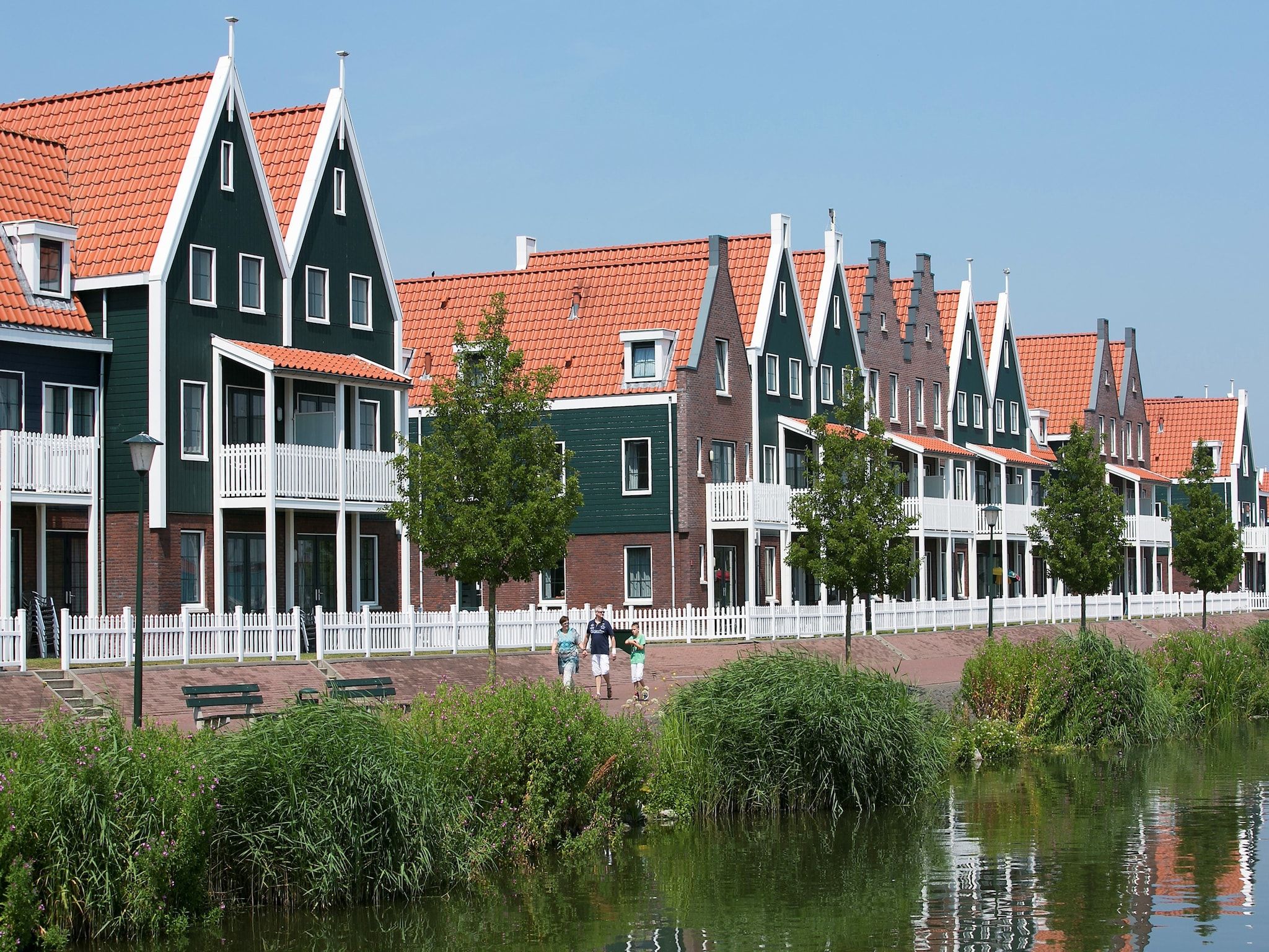 De buitenkant van Marinapark Volendam 9 in Volendam