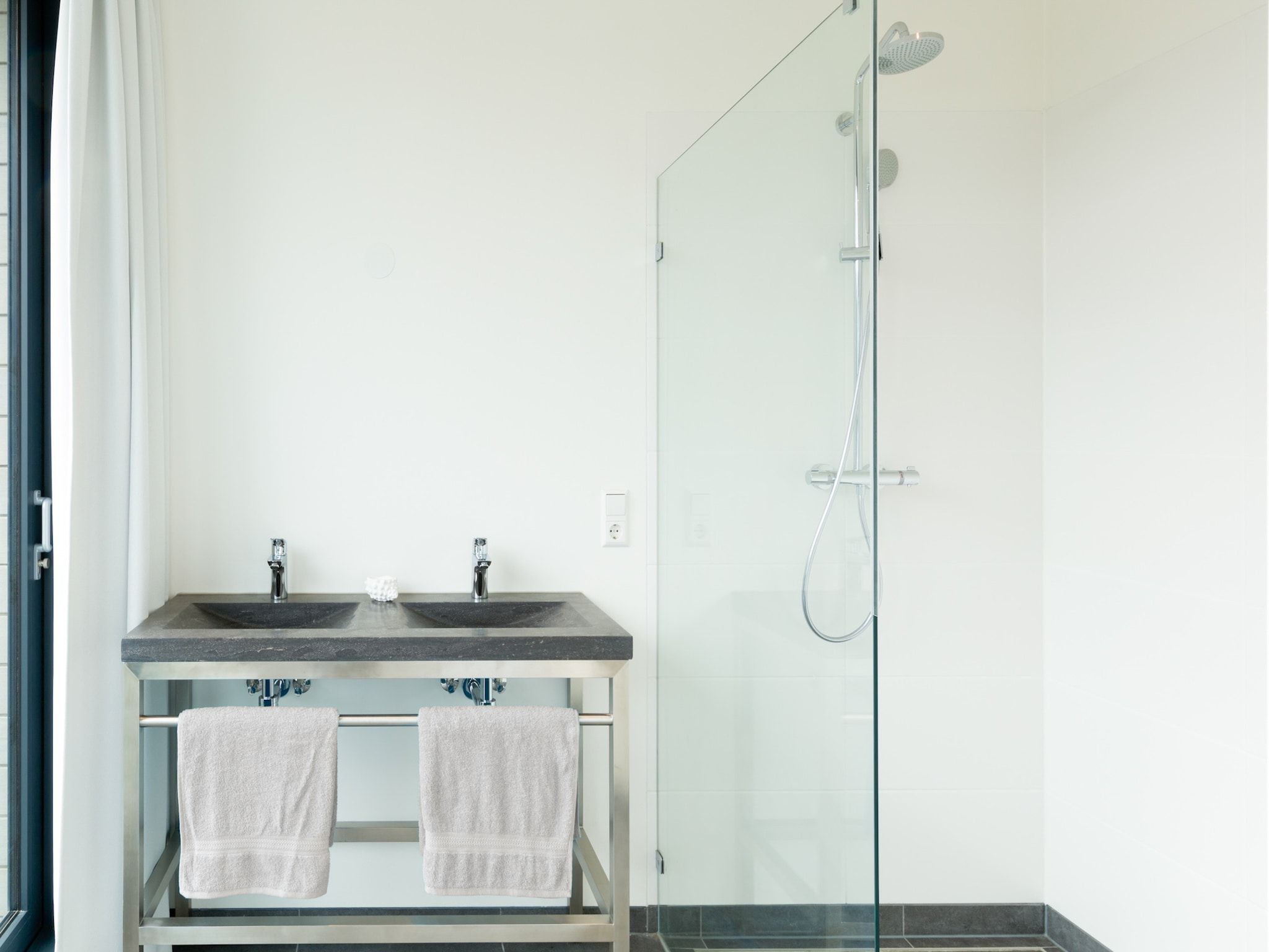 De badkamer van Harbour Village 2 in Arnemuiden