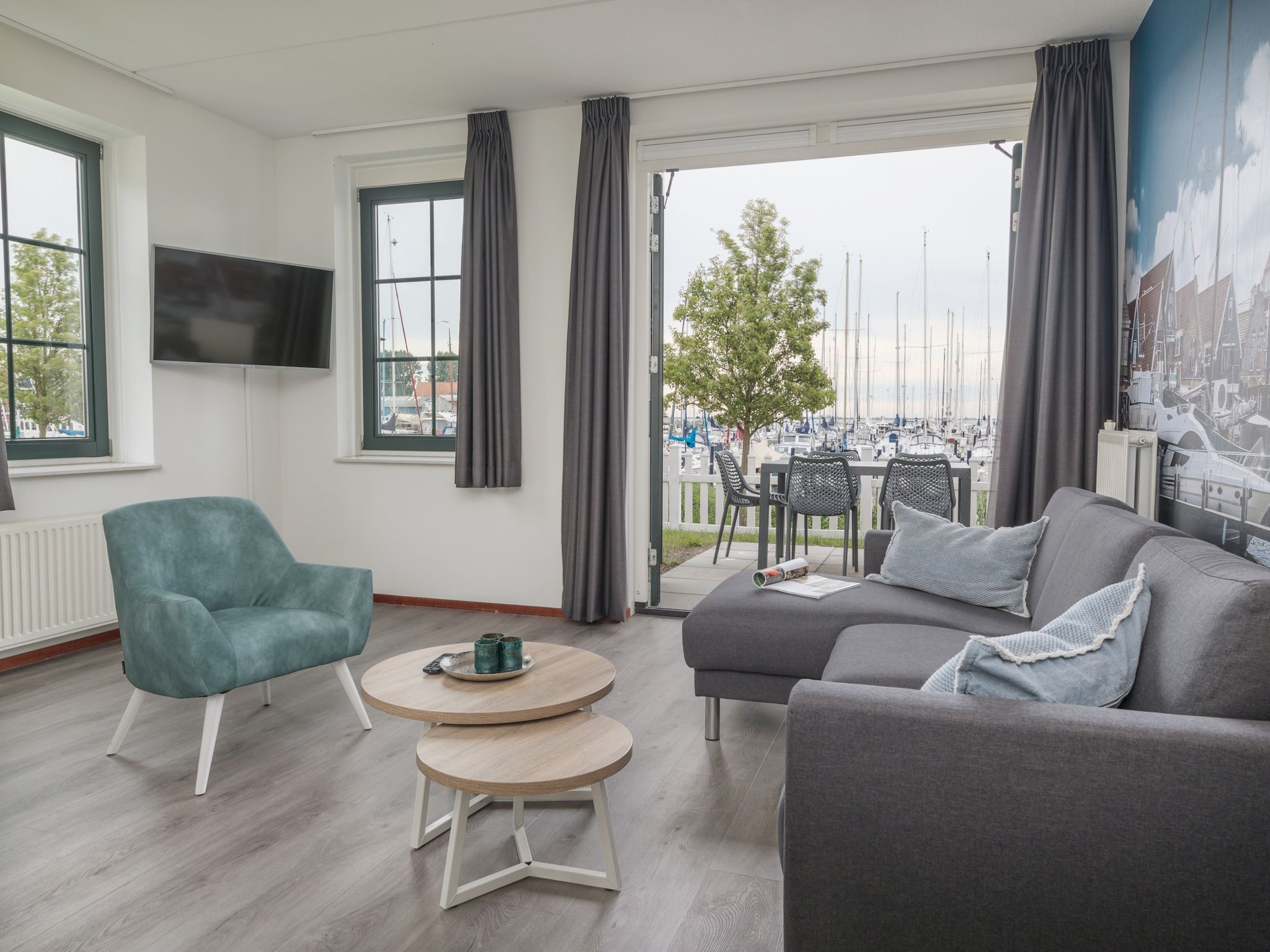 De woonkamer van Marinapark Volendam 11 in Volendam