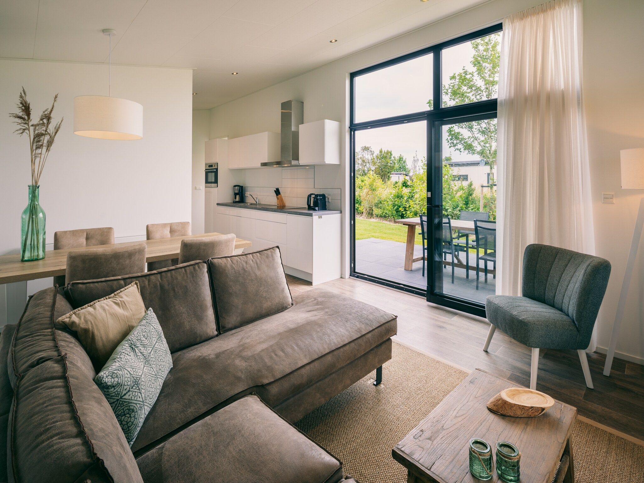 De woonkamer van Vakantiepark Zeedijk 1 in Herkingen