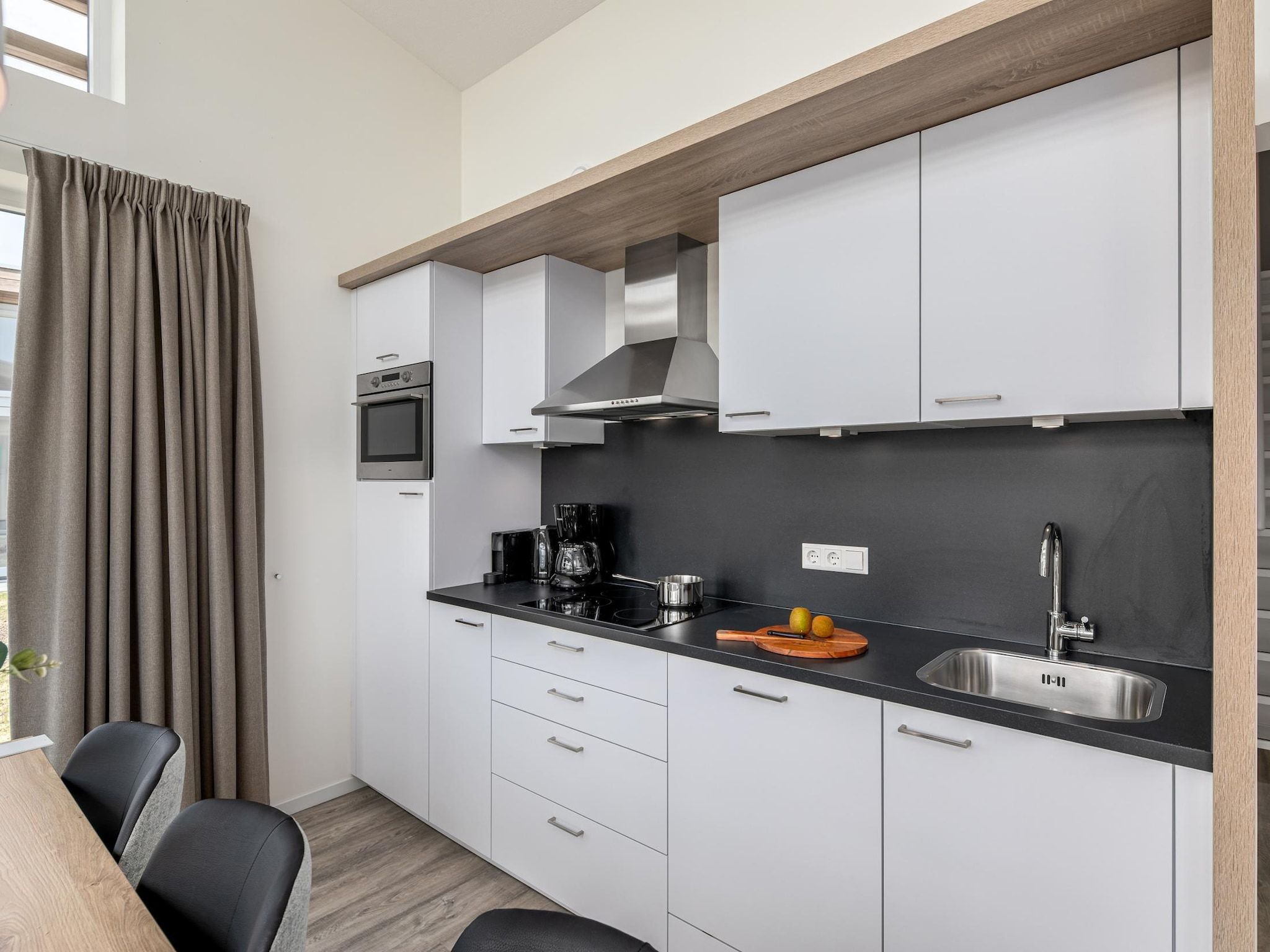 De keuken van Water Village 3 in Kamperland