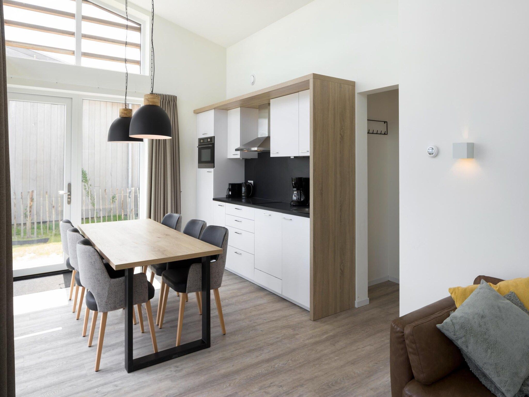 De eetkamer van Water Village 3 in Kamperland