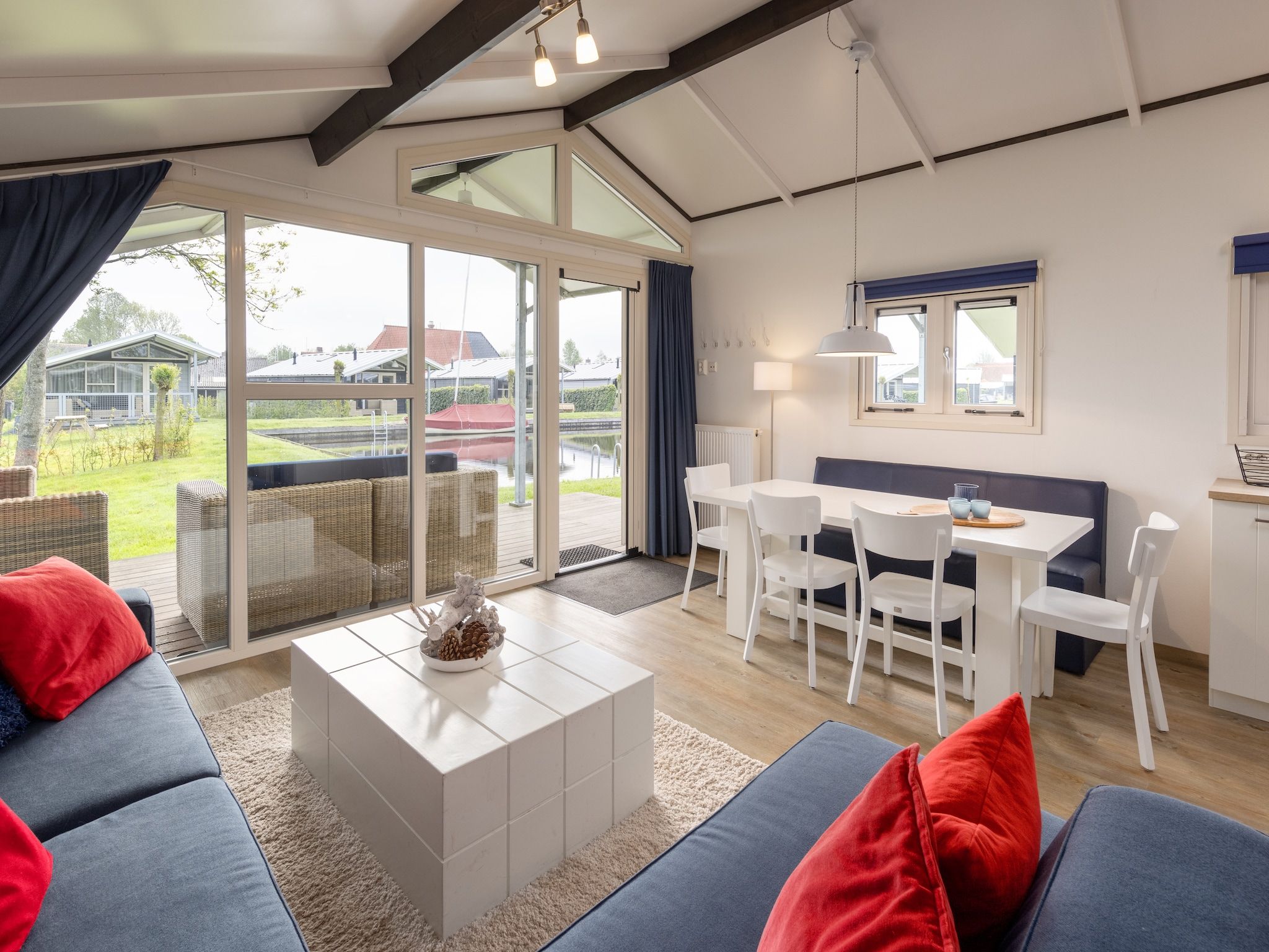 De woonkamer van Waterpark Terkaple 2 in Terkaple