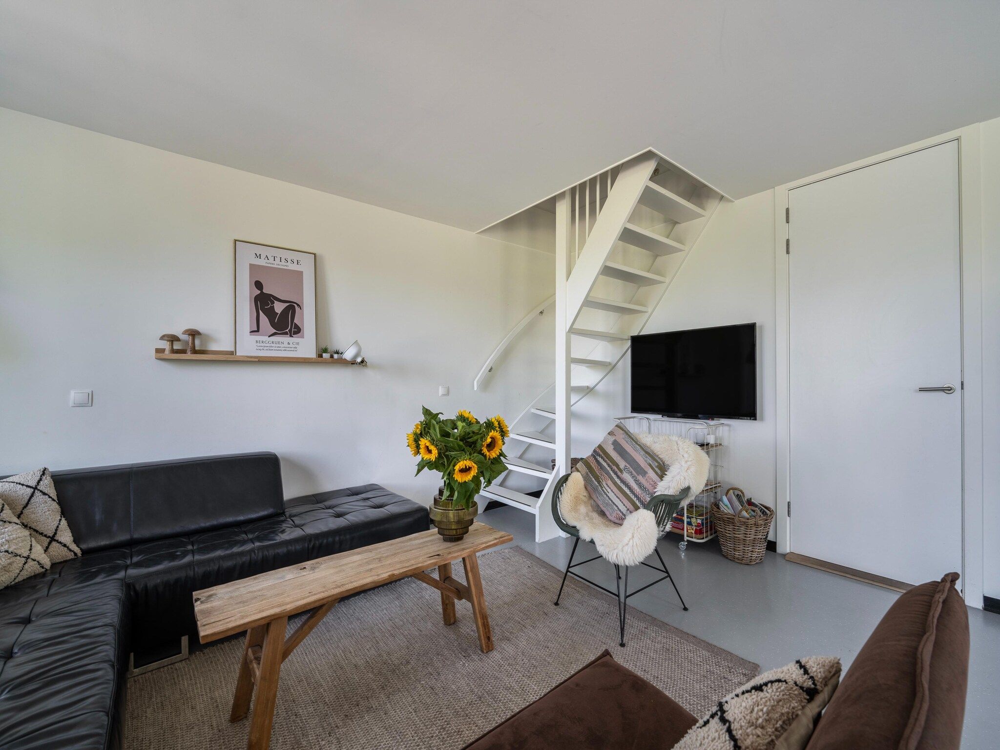 De woonkamer van Duinvilla aan het Meer in Egmond aan den Hoef