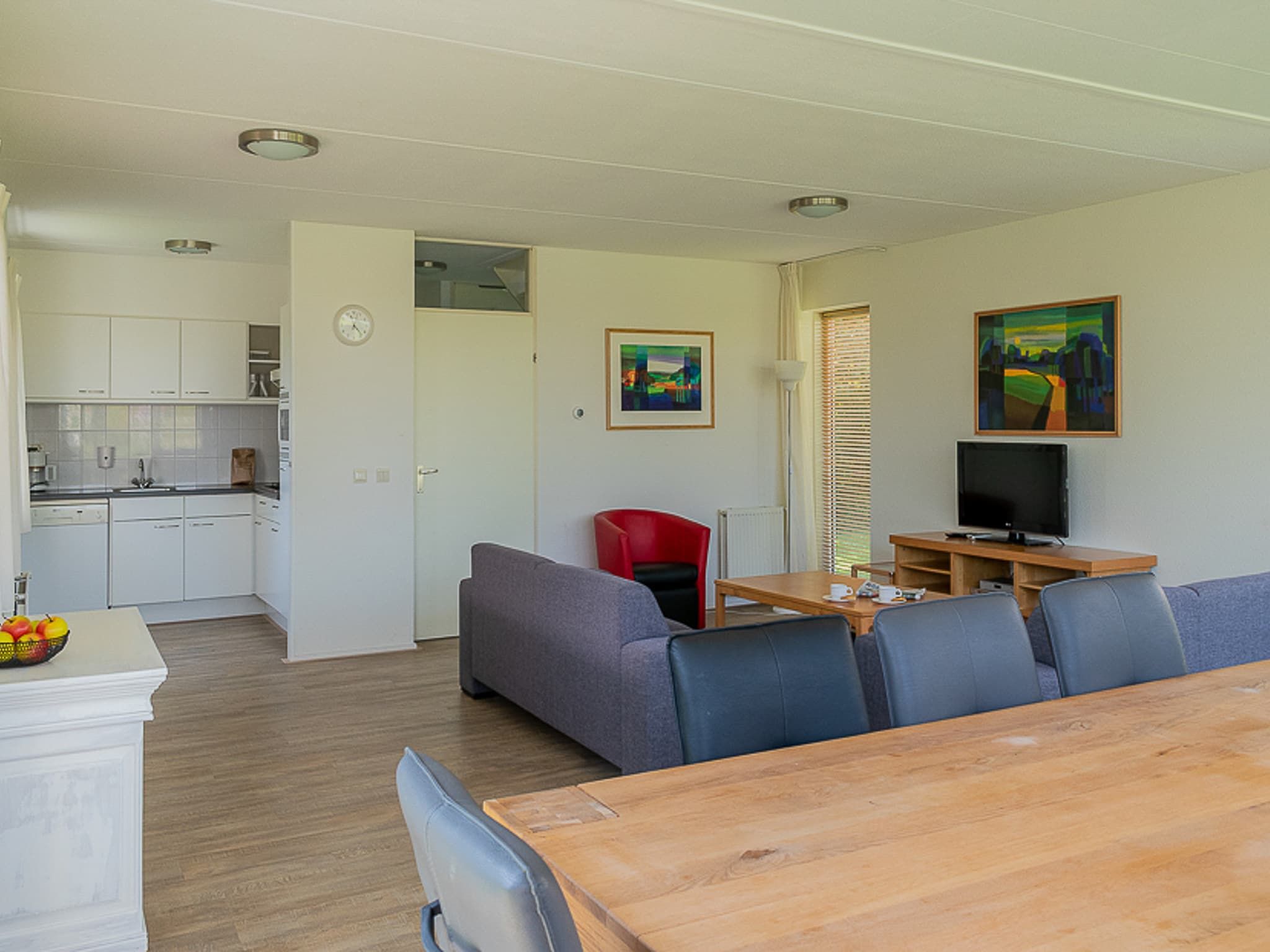 De woonkamer van Vakantiepark Emslandermeer 3 in Vlagtwedde