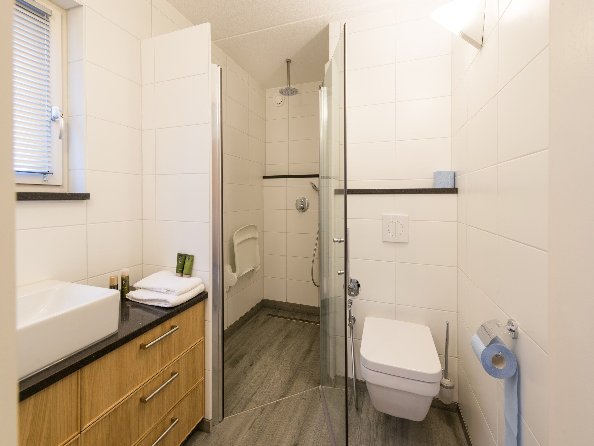 De badkamer van Hof van Salland 9 in Hellendoorn