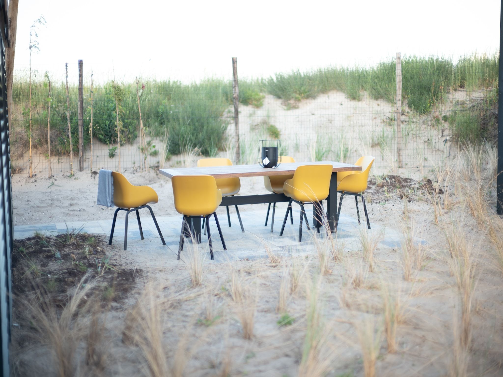 Het terras van Sea Lodges Zandvoort 6 in Zandvoort