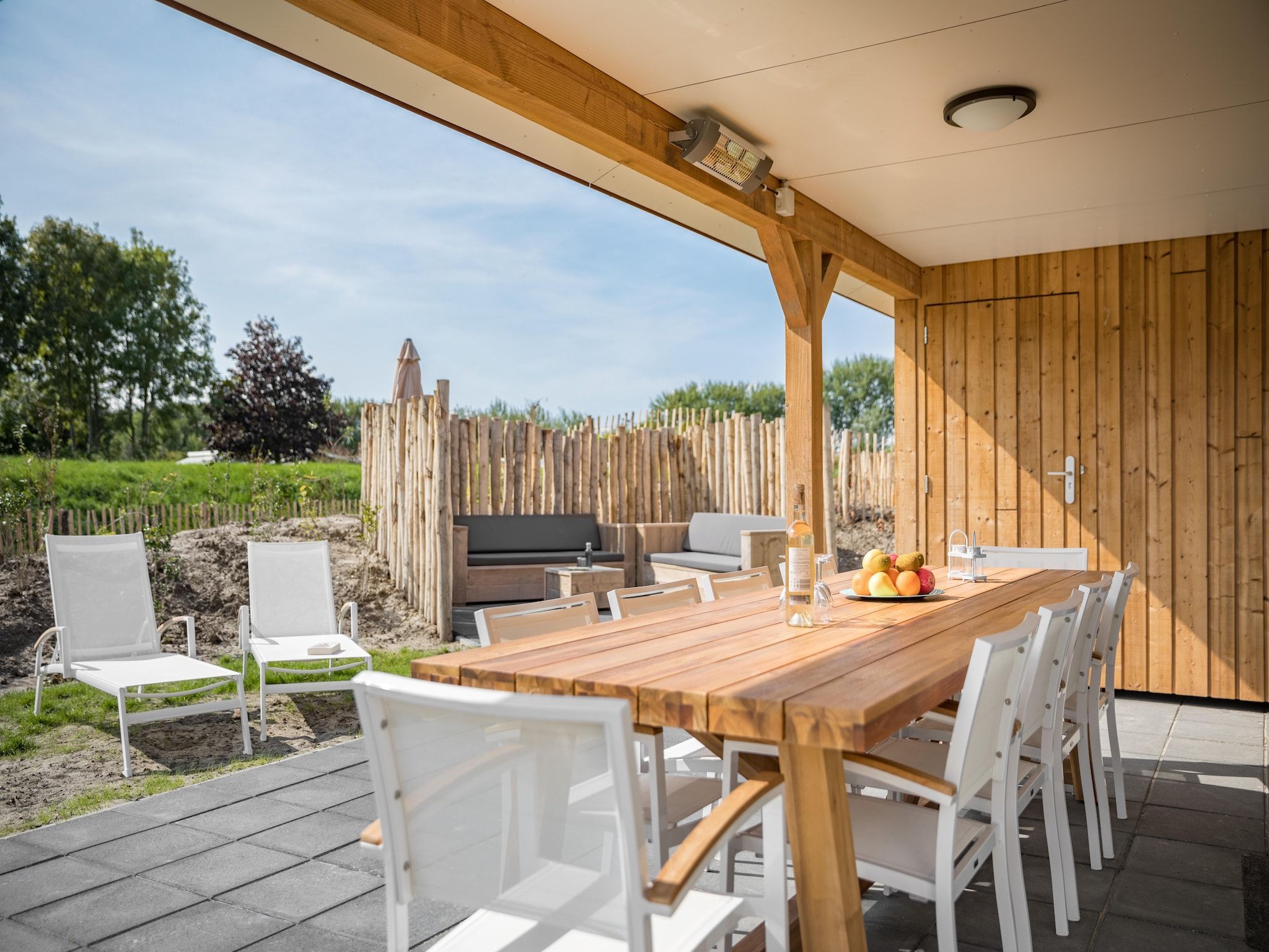 Het terras van Beach Resort Nieuwvliet-Bad 9 in Nieuwvliet-Bad