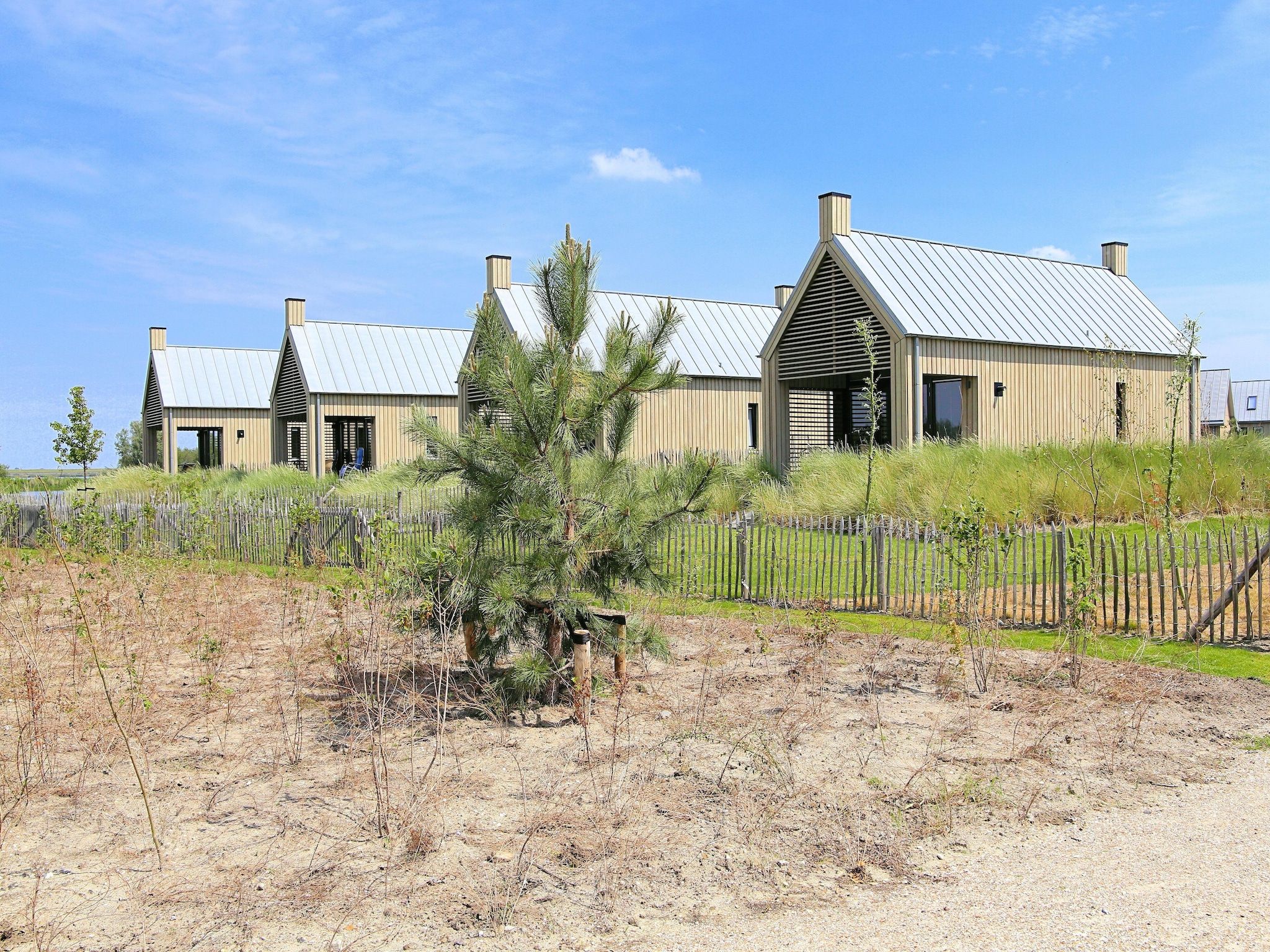 De buitenkant van Resort Waterrijk Oesterdam 7 in Tholen