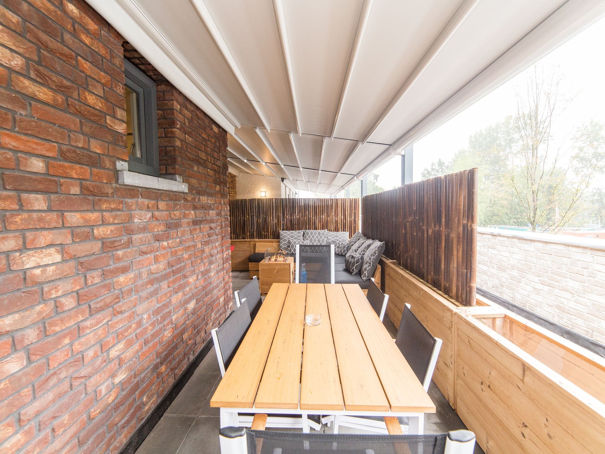 Het terras van Resort Maastricht 23 in Maastricht