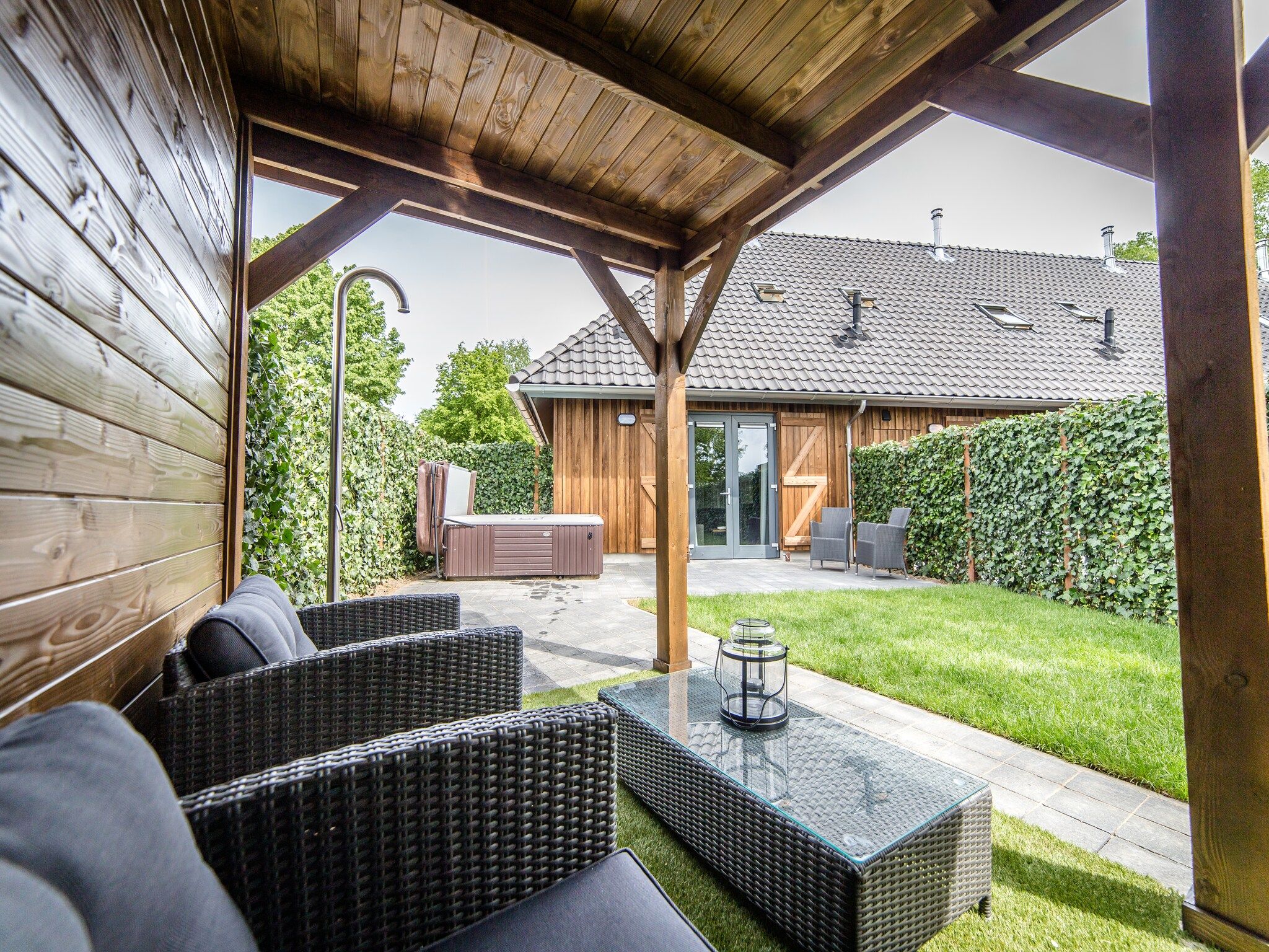 Het terras van Resort Maastricht 17 in Maastricht