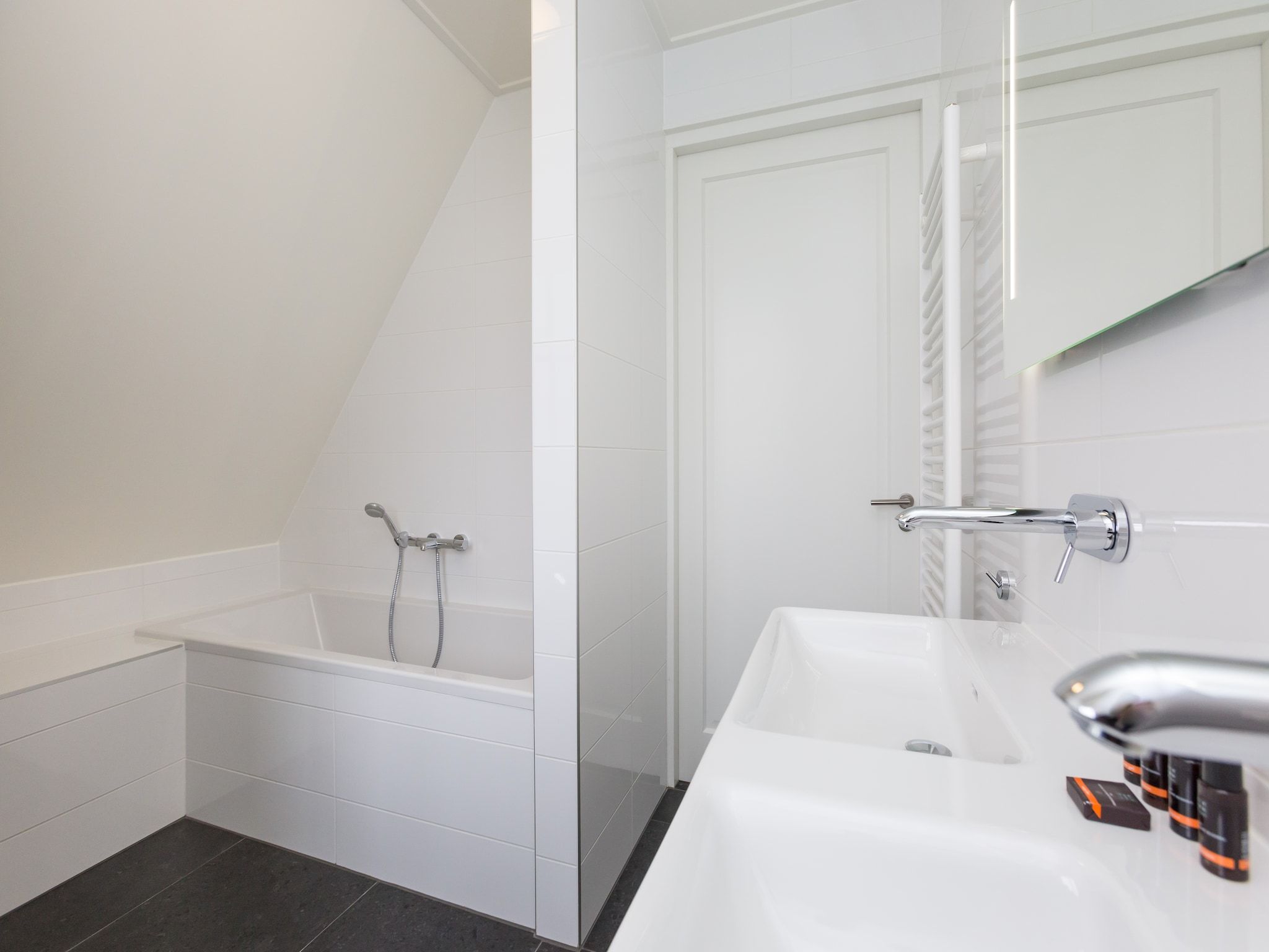 De badkamer van Friese Meren Villa's 10 in Delfstrahuizen