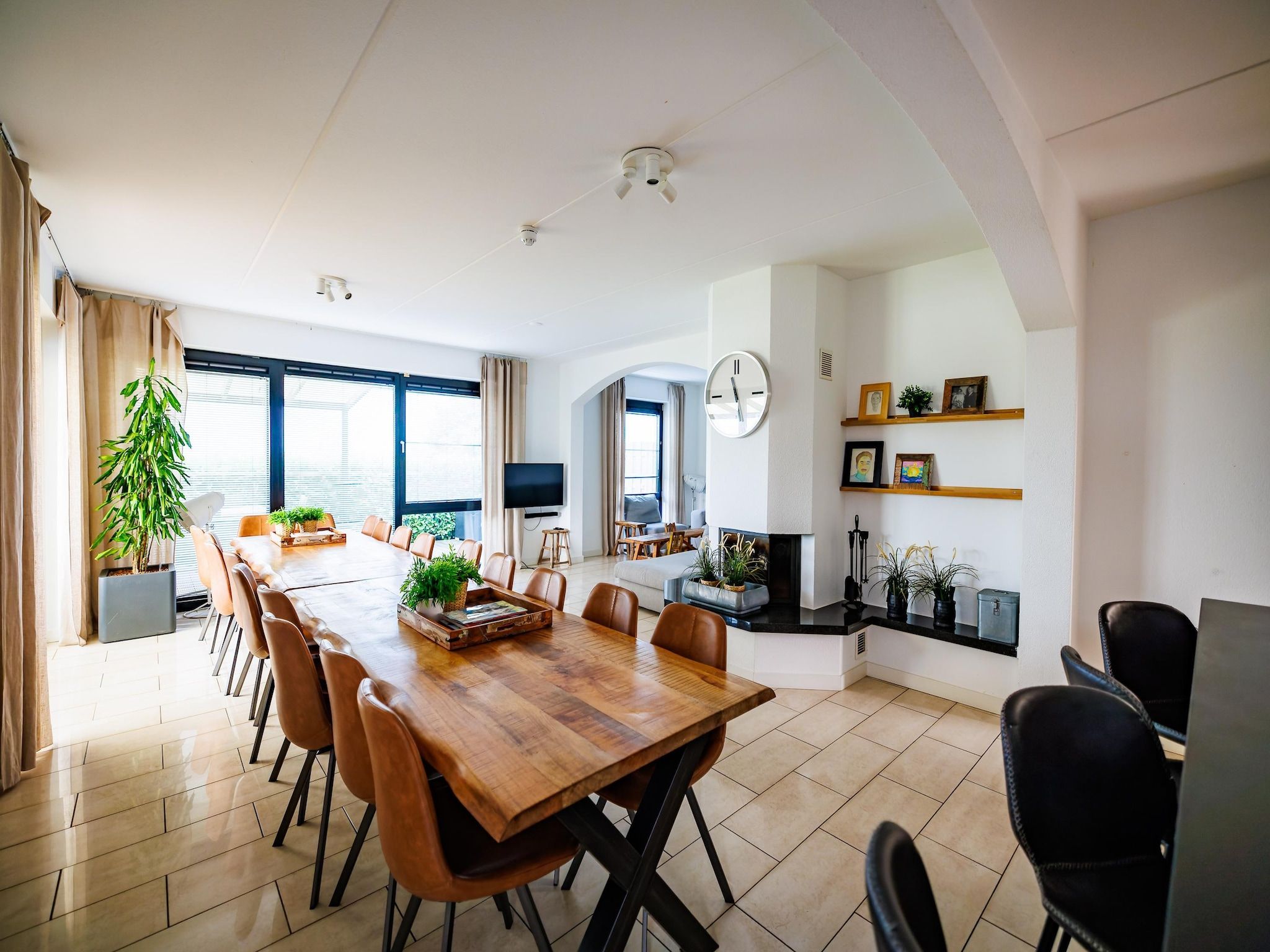 De eetkamer van Vakantiepark Eiland van Maurik 5 in Maurik