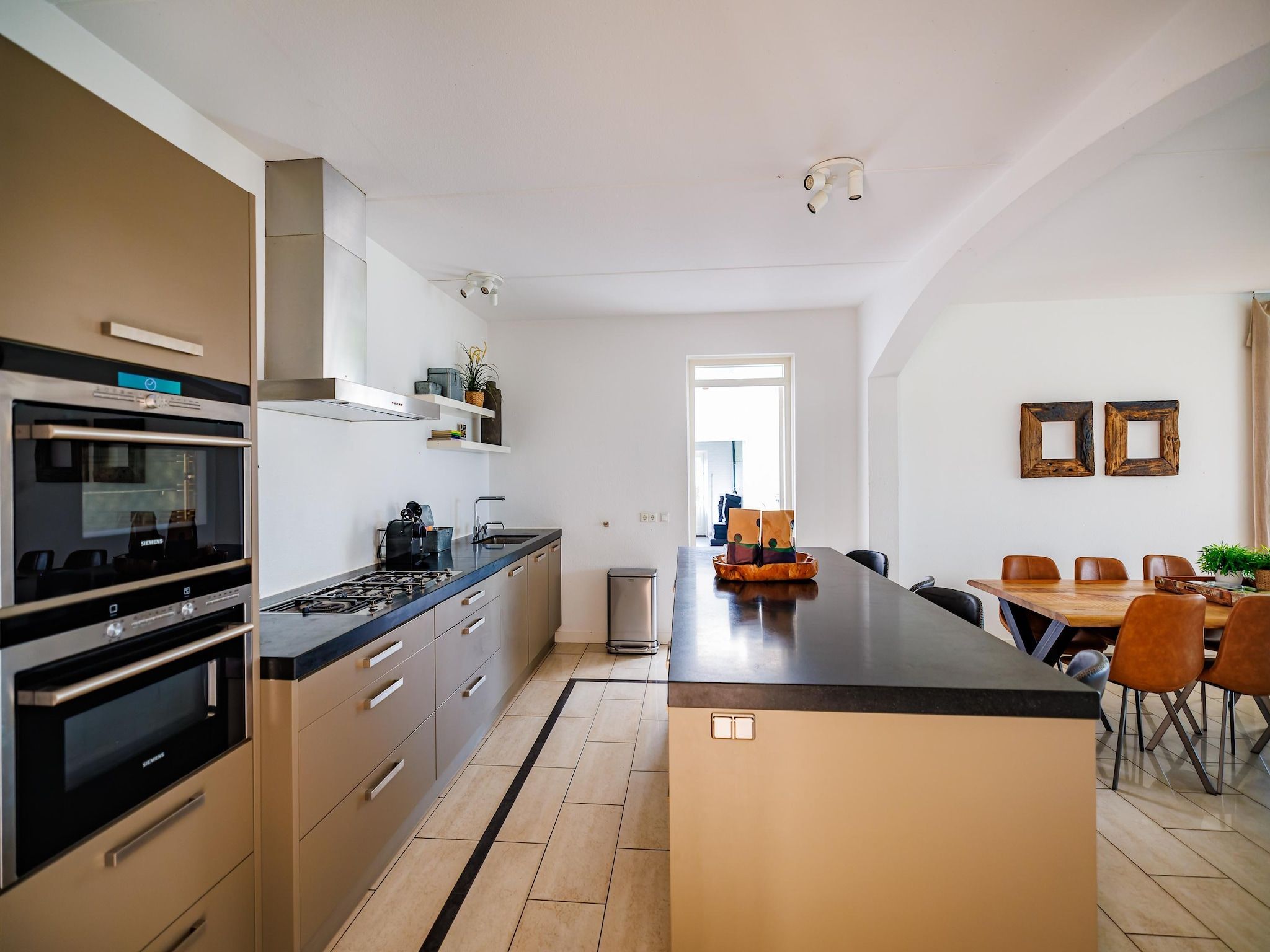 De keuken van Vakantiepark Eiland van Maurik 5 in Maurik